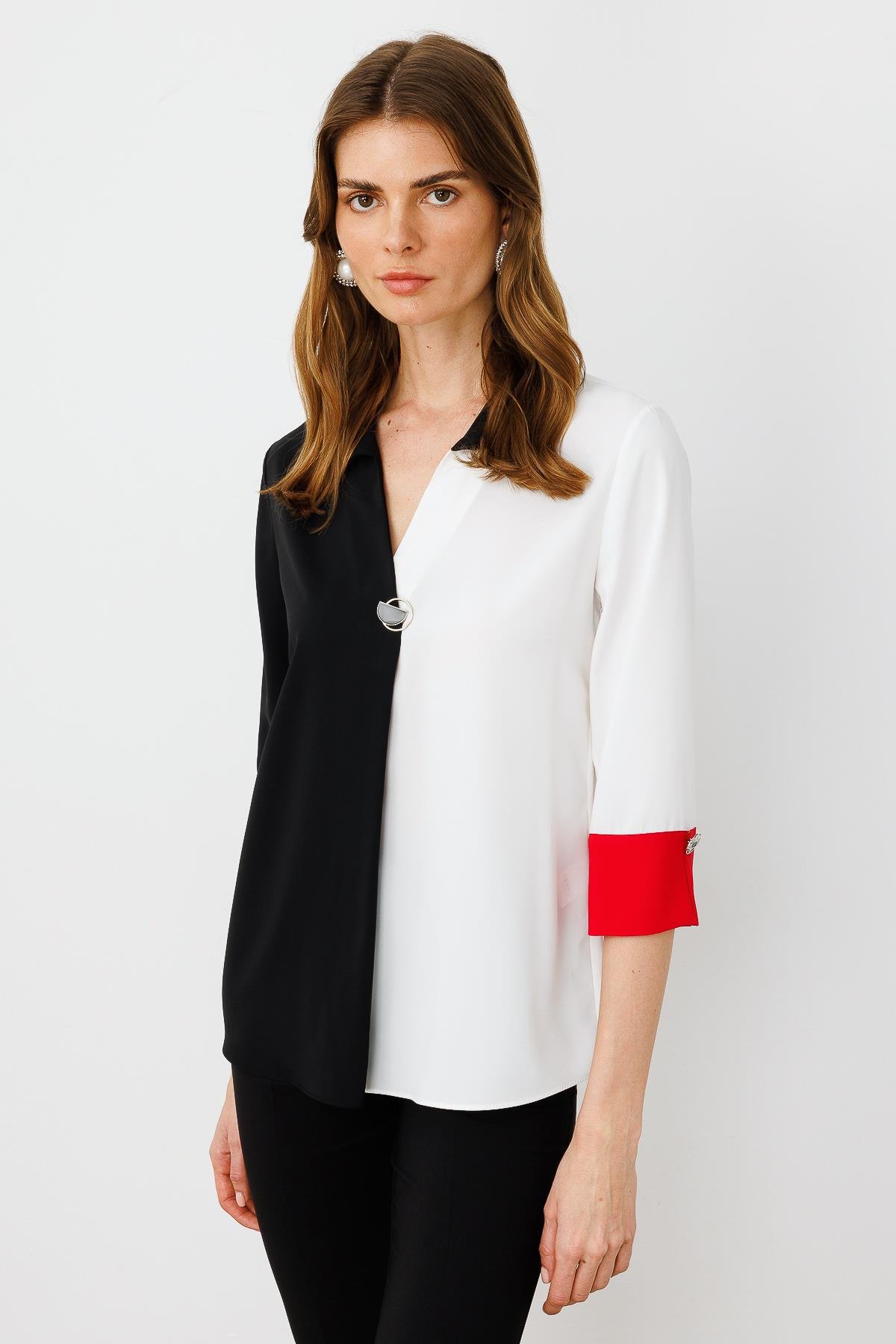 Modailgi  Broş Detaylı Bluz Siyah/Kırmızı