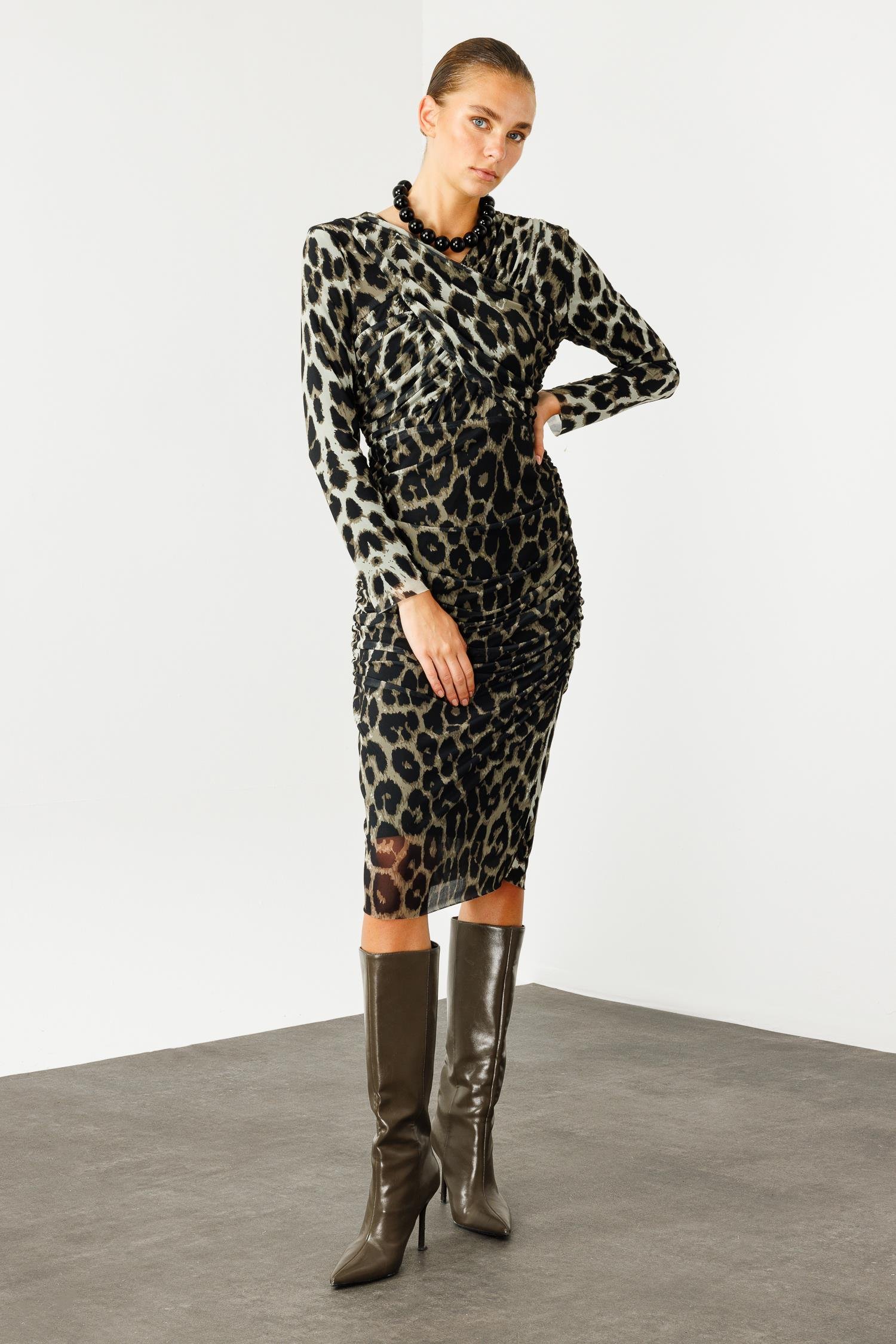 Modailgi  Büzgü Detaylı V Yaka Leopar Desen Elbise Haki