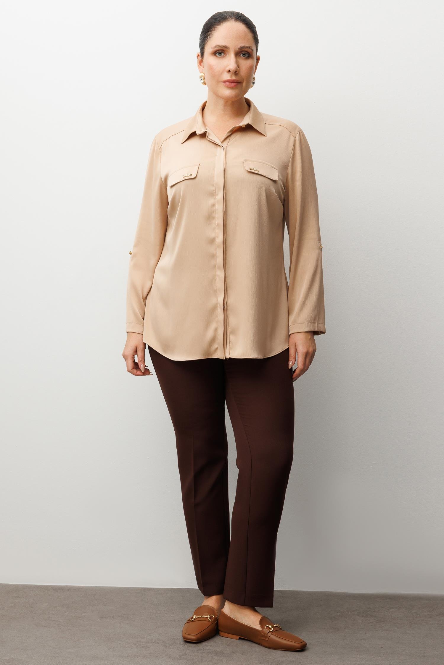 Modailgi  Cep Kapaklı Kolları Apoletli Saten Gömlek Camel