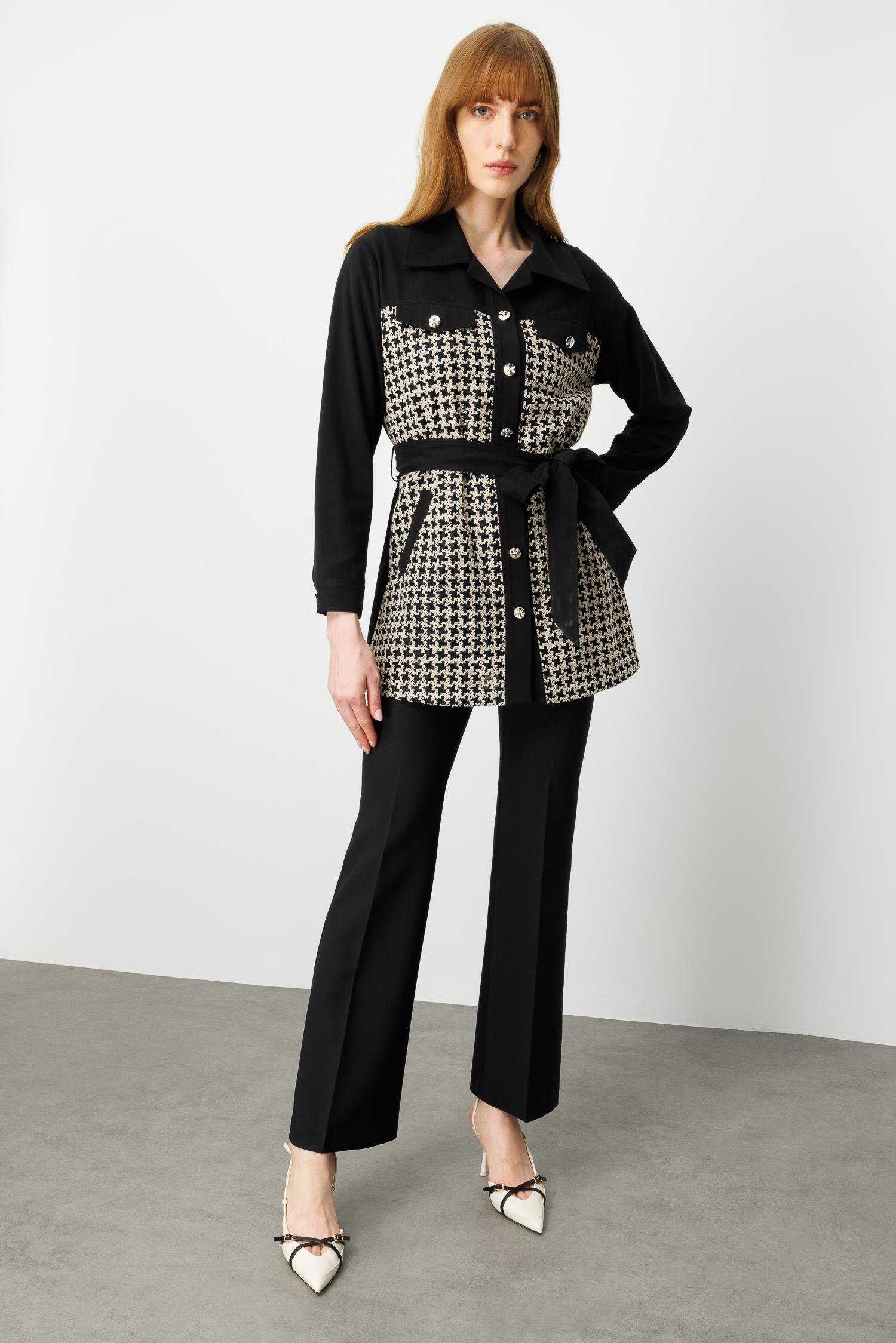 Modailgi  Cep Kapaklı Takma Kollu Kazayağı Desenli Tunik Siyah