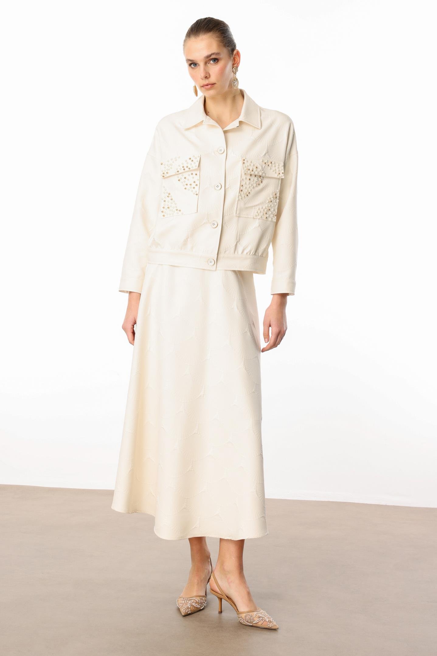 Modailgi  Cepleri İnci Detaylı Oversize Kısa Mont Taş