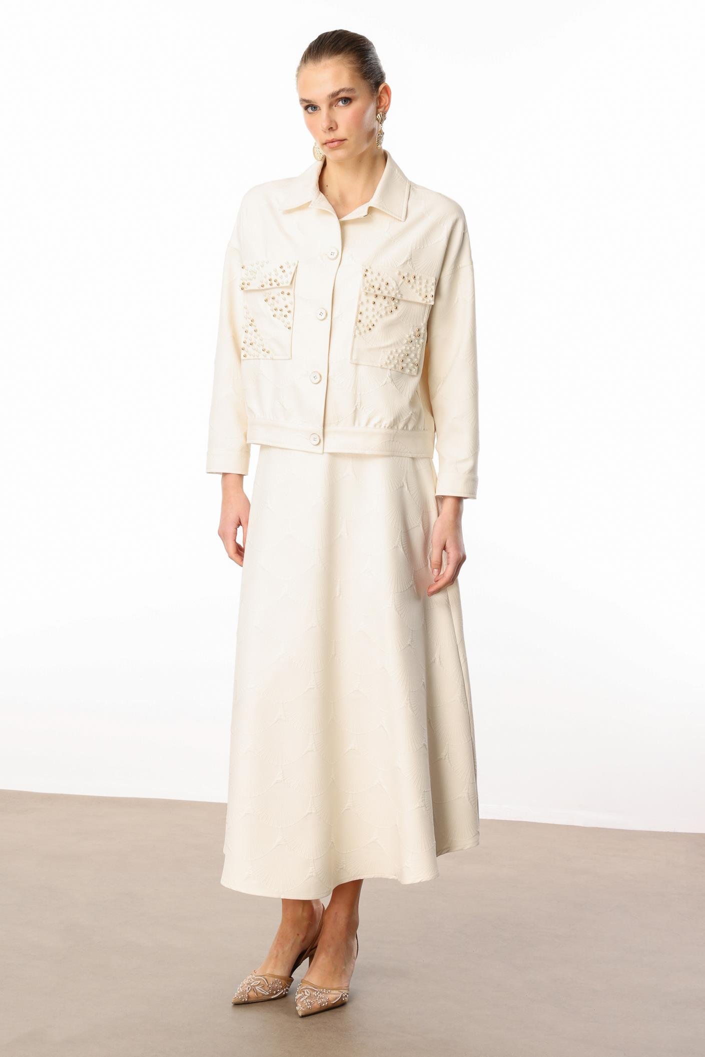 Modailgi  Cepleri İnci Detaylı Oversize Kısa Mont Taş