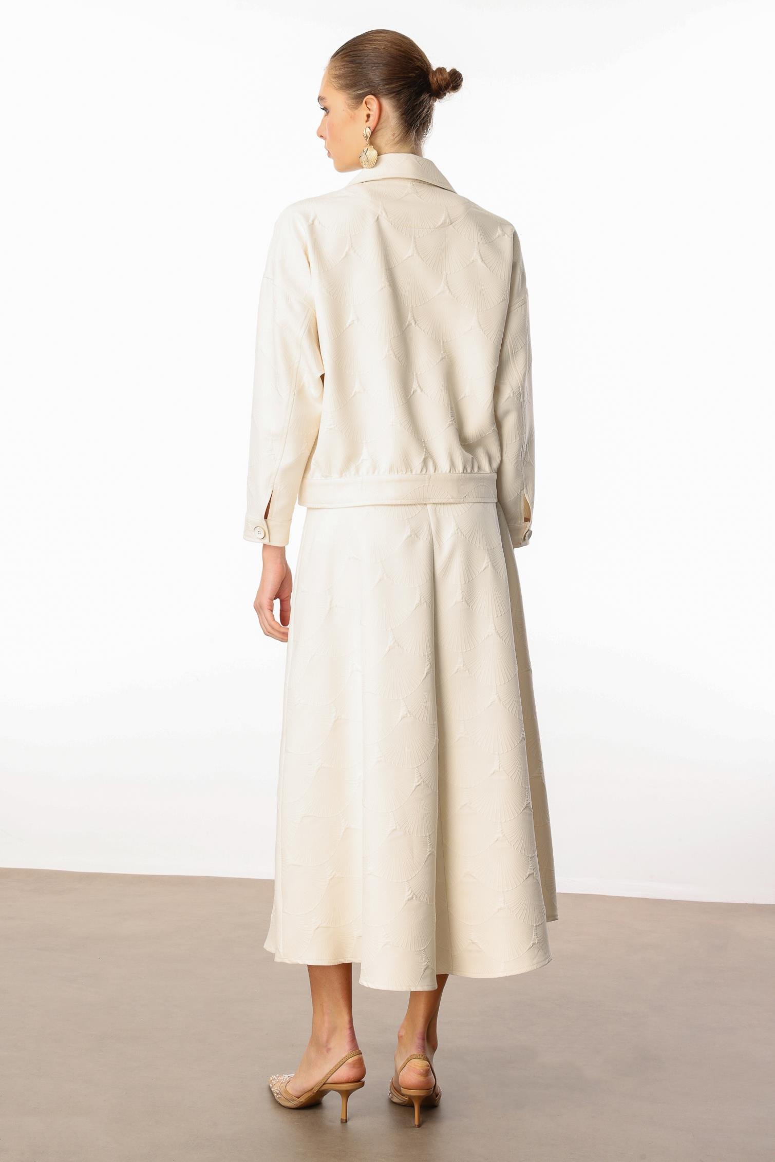 Modailgi  Cepleri İnci Detaylı Oversize Kısa Mont Taş