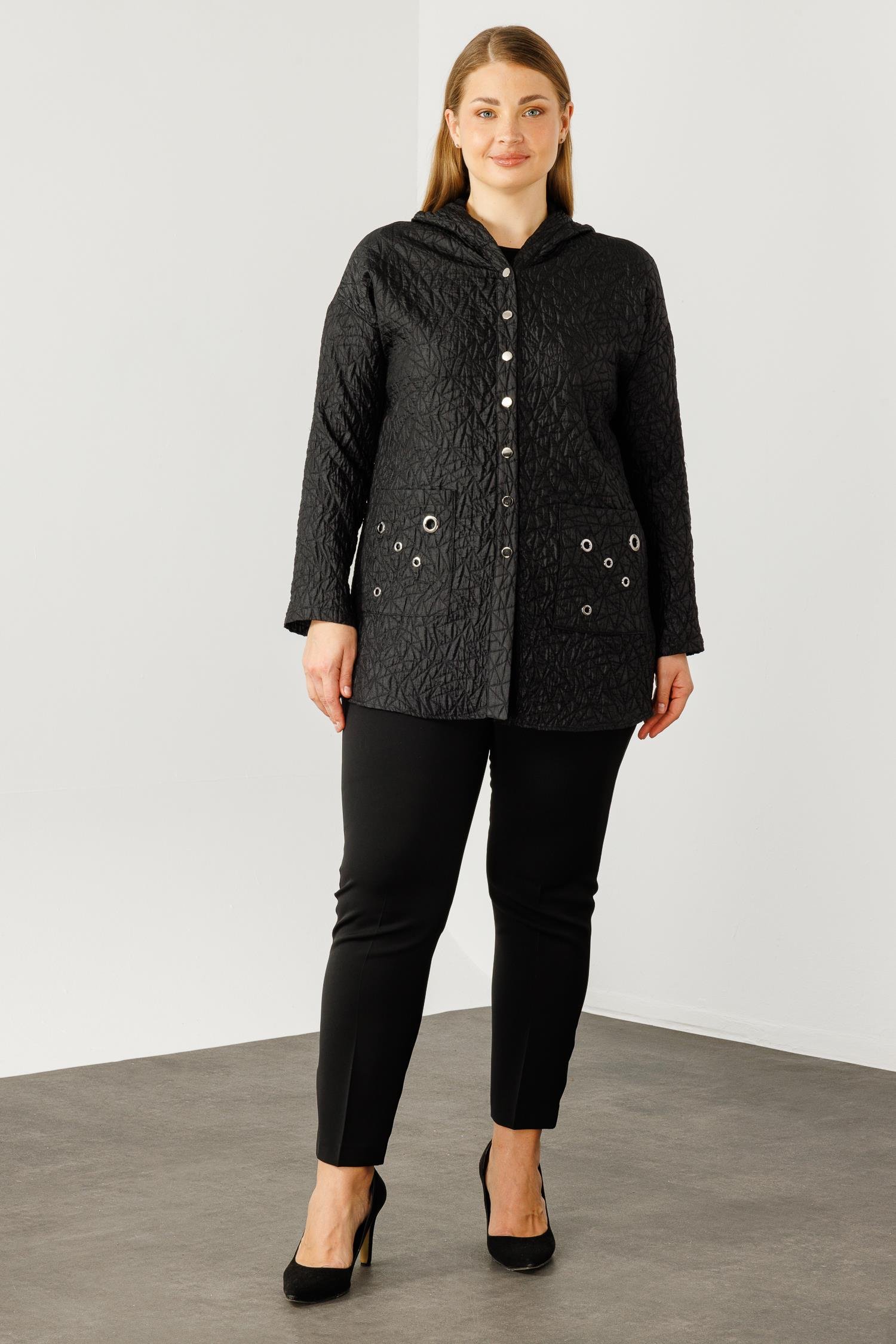 Modailgi  Cepleri Kuşgözü Detaylı Kapüşonlu Kapitone Tunik Siyah