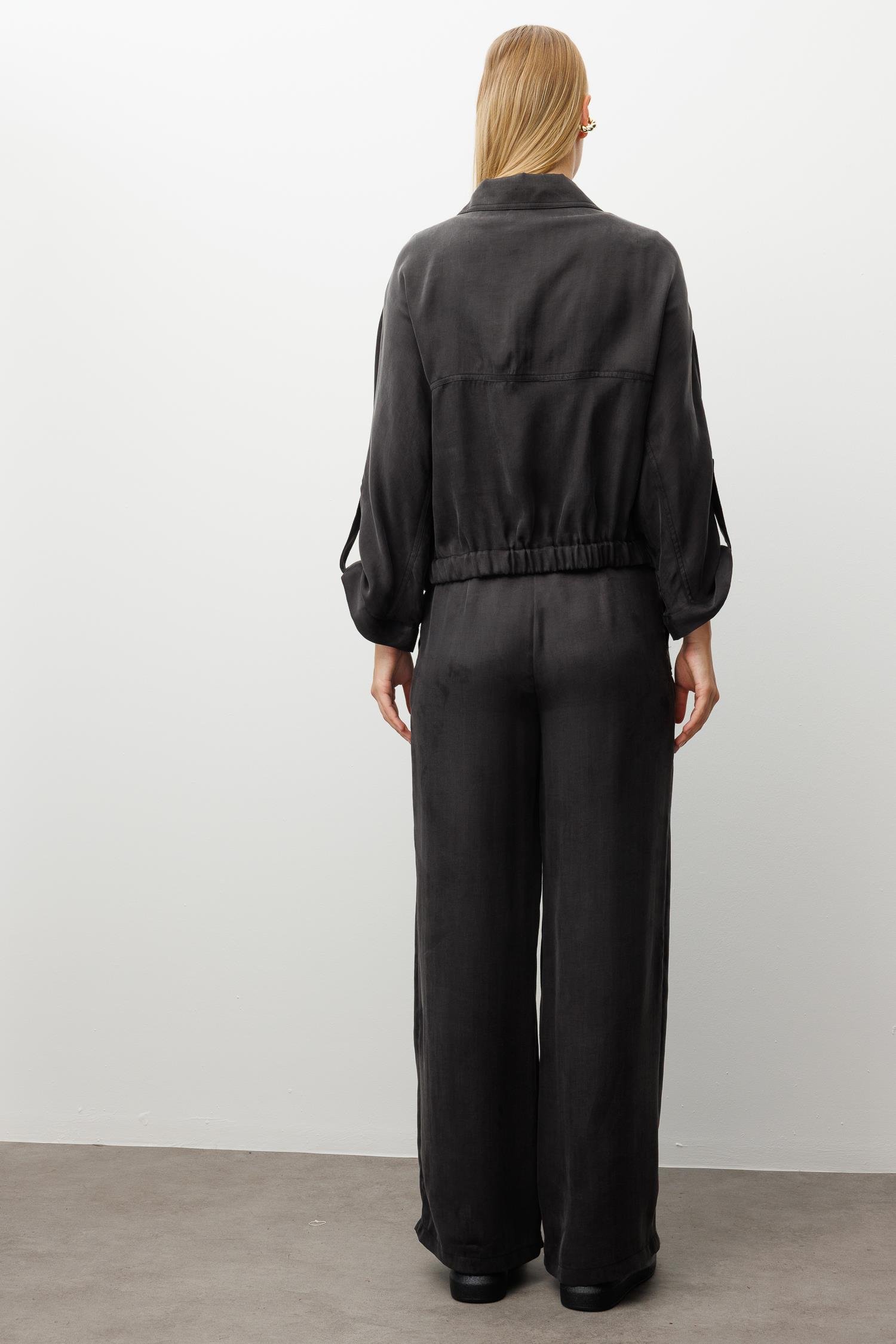 Modailgi  Cepleri Metal Aksesuarlı Beli Lastikli Gömlek - 40039 Siyah