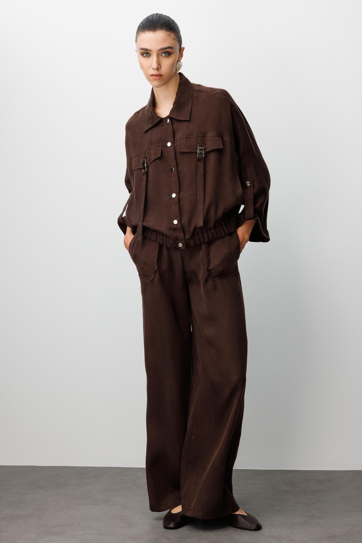 Modailgi  Cepleri Metal Aksesuarlı Beli Lastikli Gömlek - 40039 Kahve