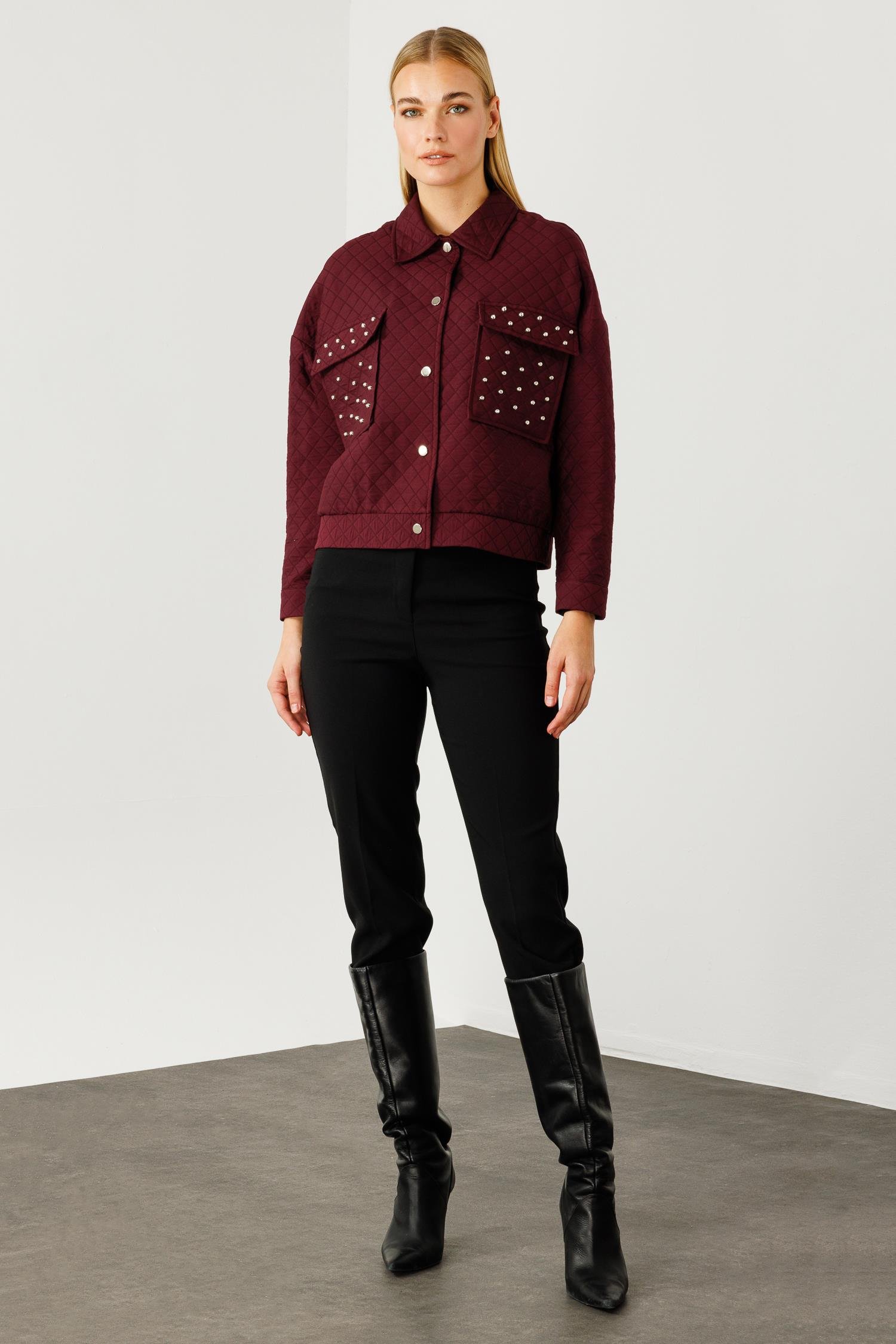 Modailgi  Cepleri Trok Detaylı Kısa Kapitone Mont Mürdüm