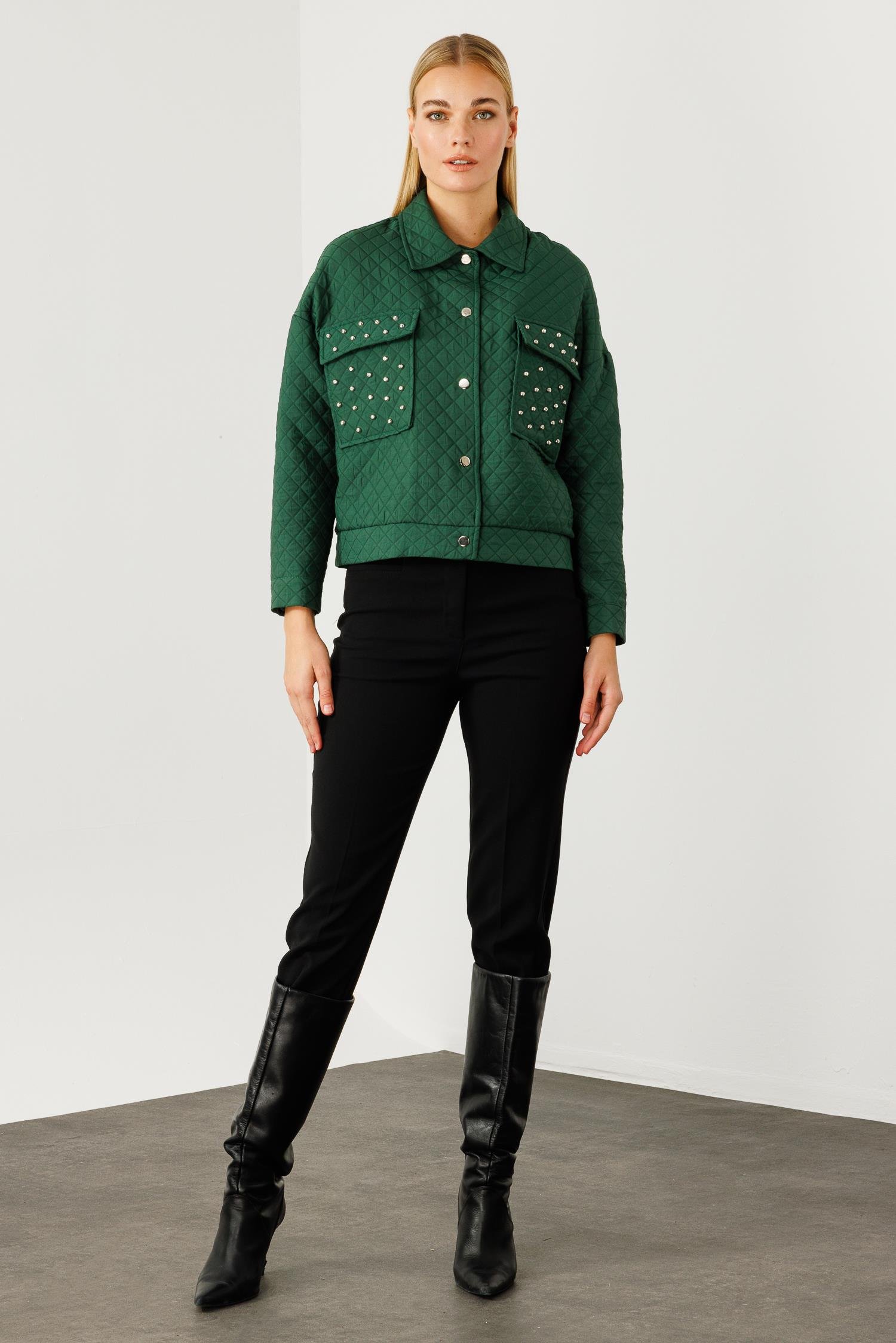 Modailgi  Cepleri Trok Detaylı Kısa Kapitone Mont Yeşil