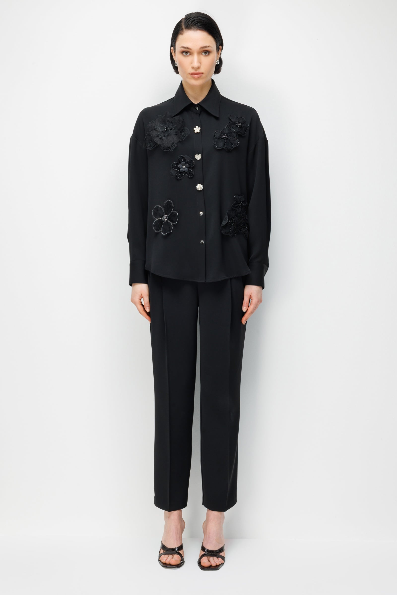 Modailgi  Çiçek Aplikeli Oversize Gömlek Siyah