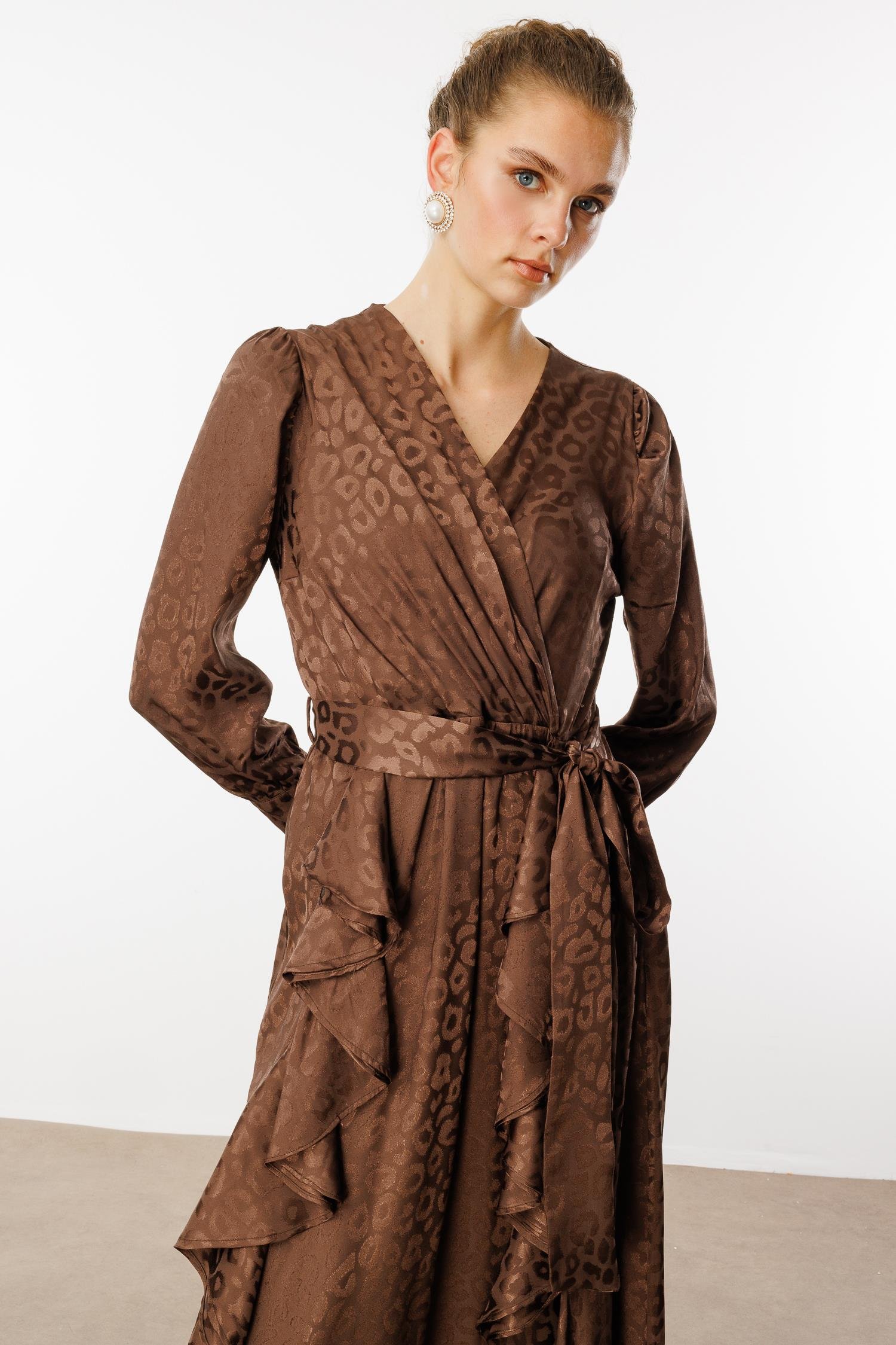 Modailgi  Çift Volanlı Jakar Desenli Kruvaze Elbise Kahve