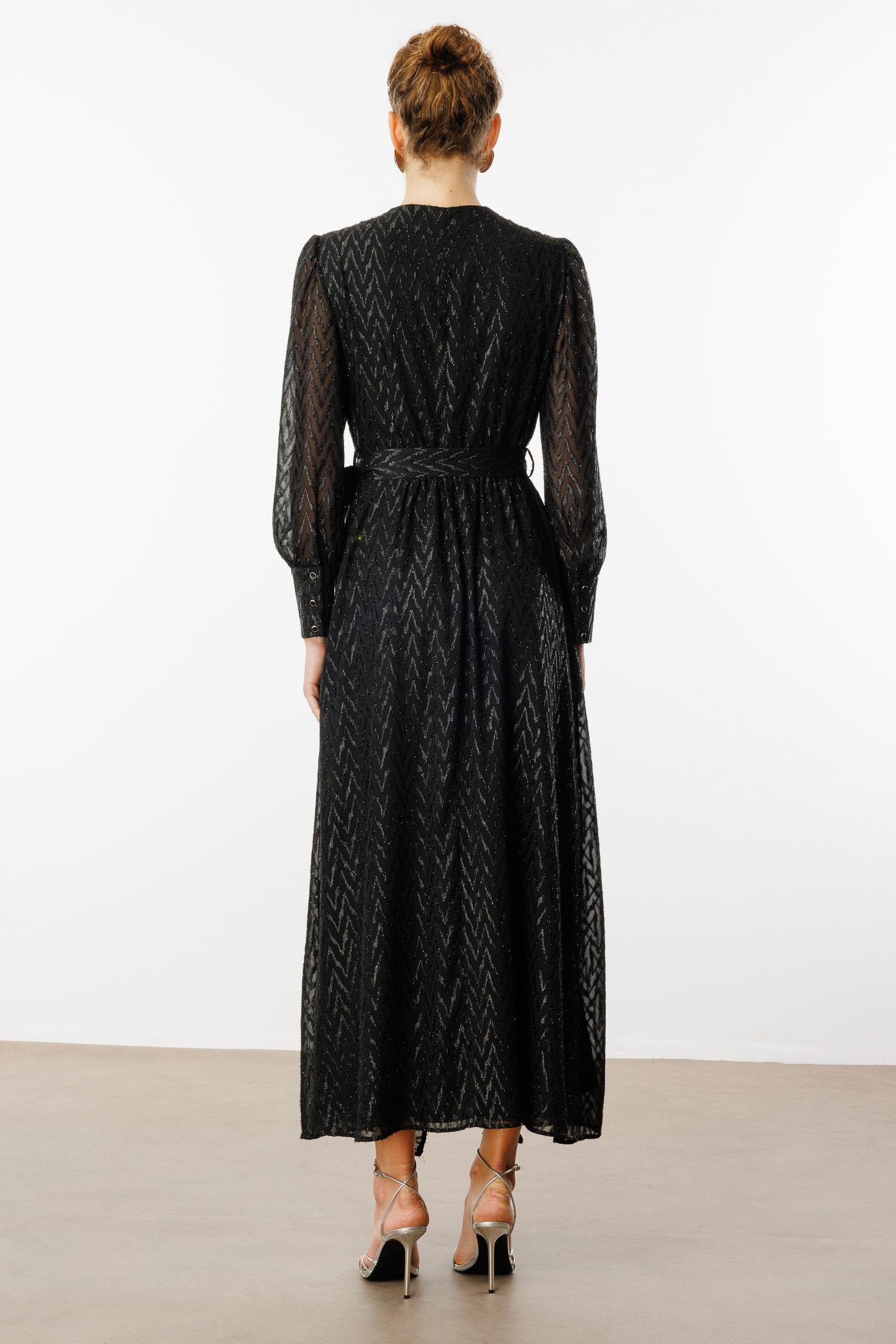 Modailgi  Çift Volanlı Simli Zikzak Desenli Kruvaze Elbise Siyah