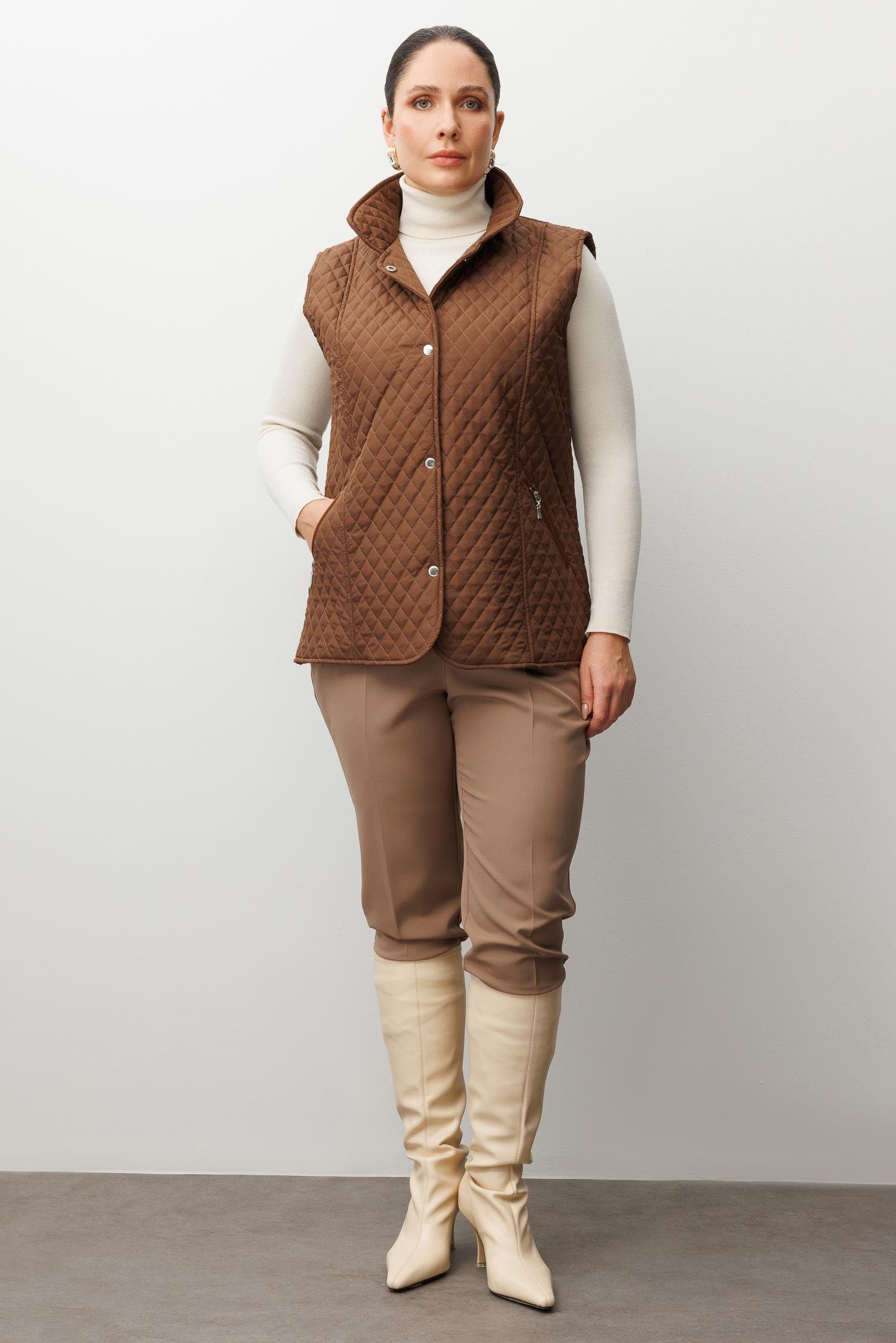 Modailgi  Çıtçıt Kapamalı Ekose Desen Kapitone Yelek Kahve