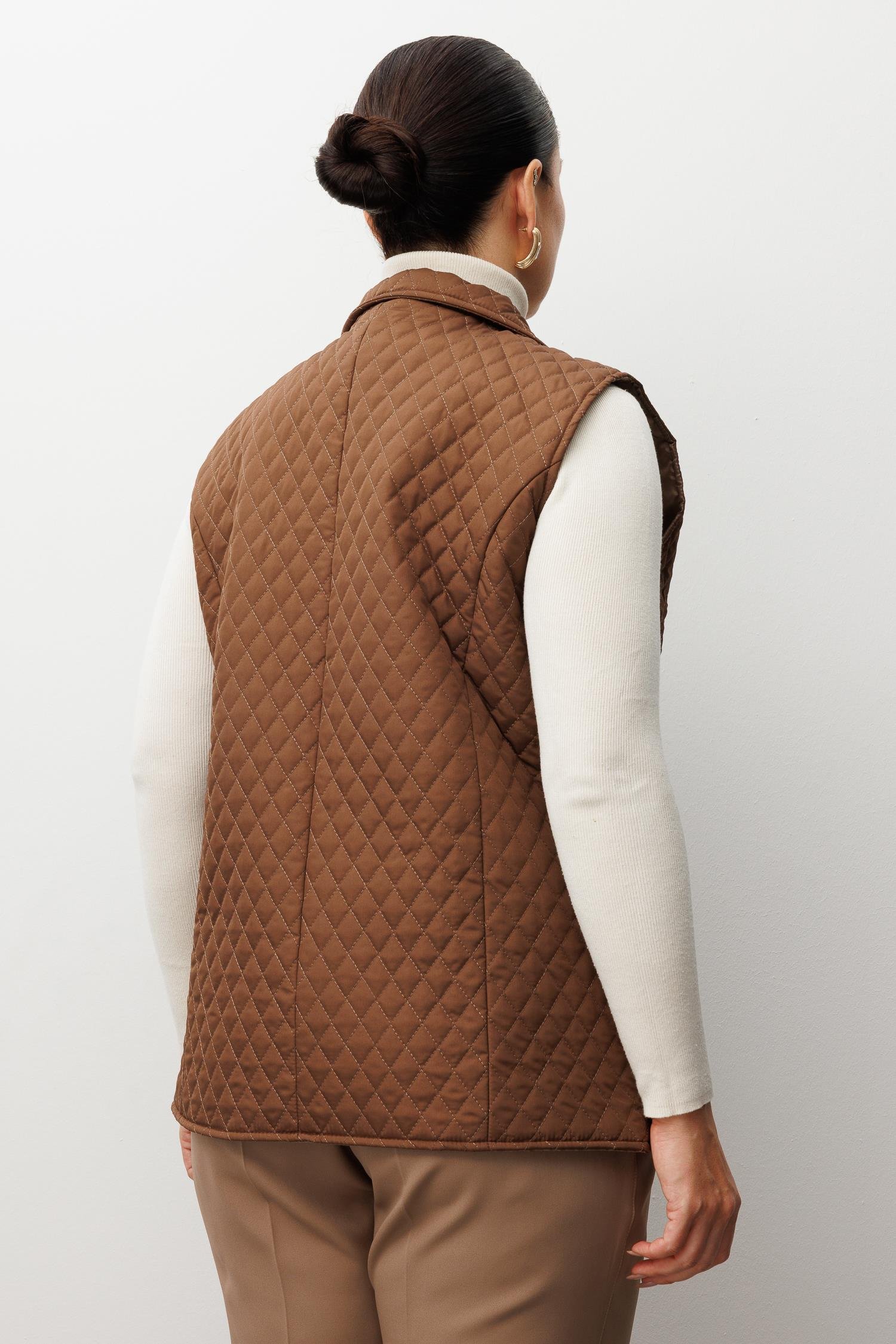 Modailgi  Çıtçıt Kapamalı Ekose Desen Kapitone Yelek Kahve