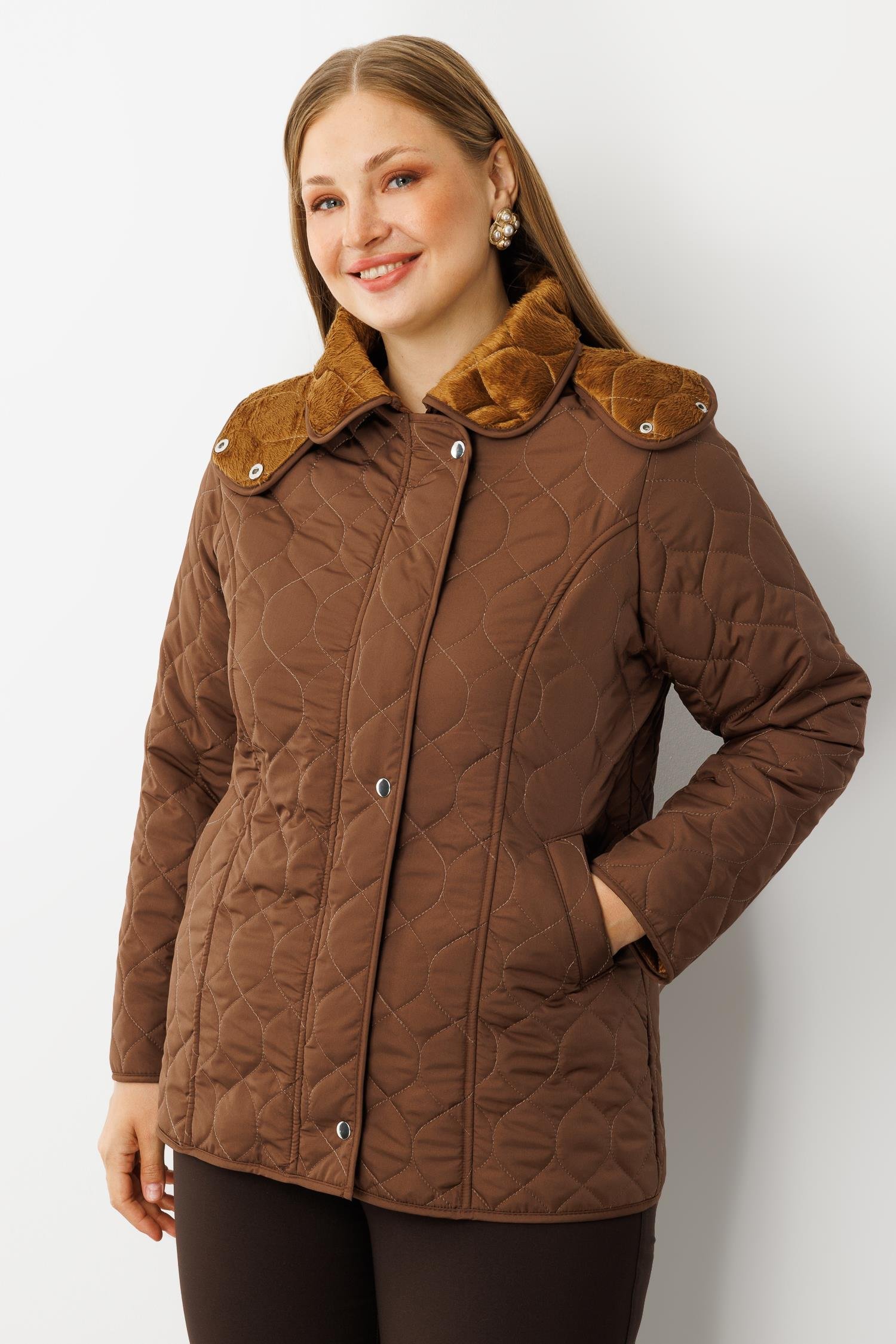 Modailgi  Çıtçıtlı Fermuarlı Soğan Desenli Kapüşonlu Kısa Kapitone Kaban Kahve