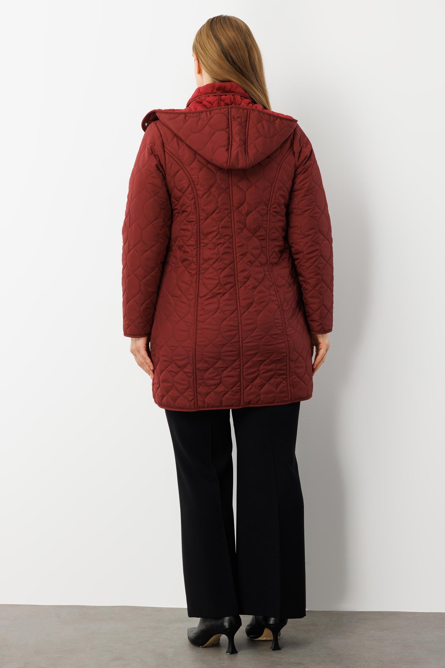 Modailgi  Çıtçıtlı Fermuarlı Soğan Desenli Kapüşonlu Kapitone Kaban Bordo