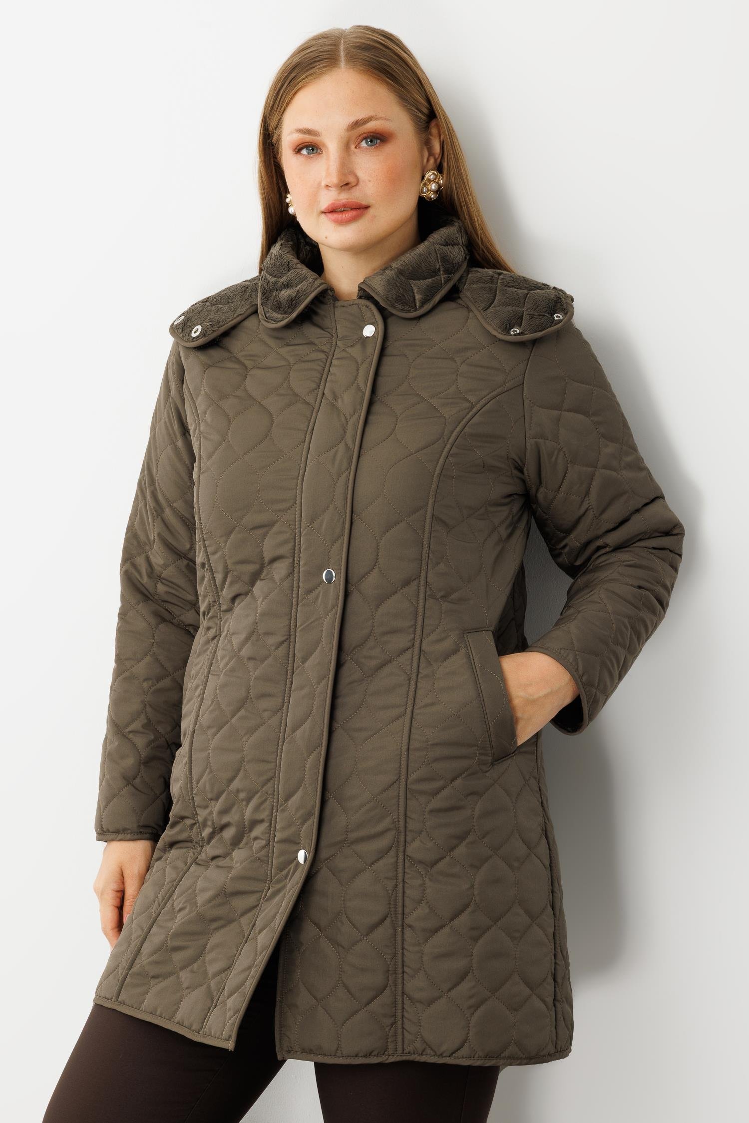 Modailgi  Çıtçıtlı Fermuarlı Soğan Desenli Kapüşonlu Kapitone Kaban Haki