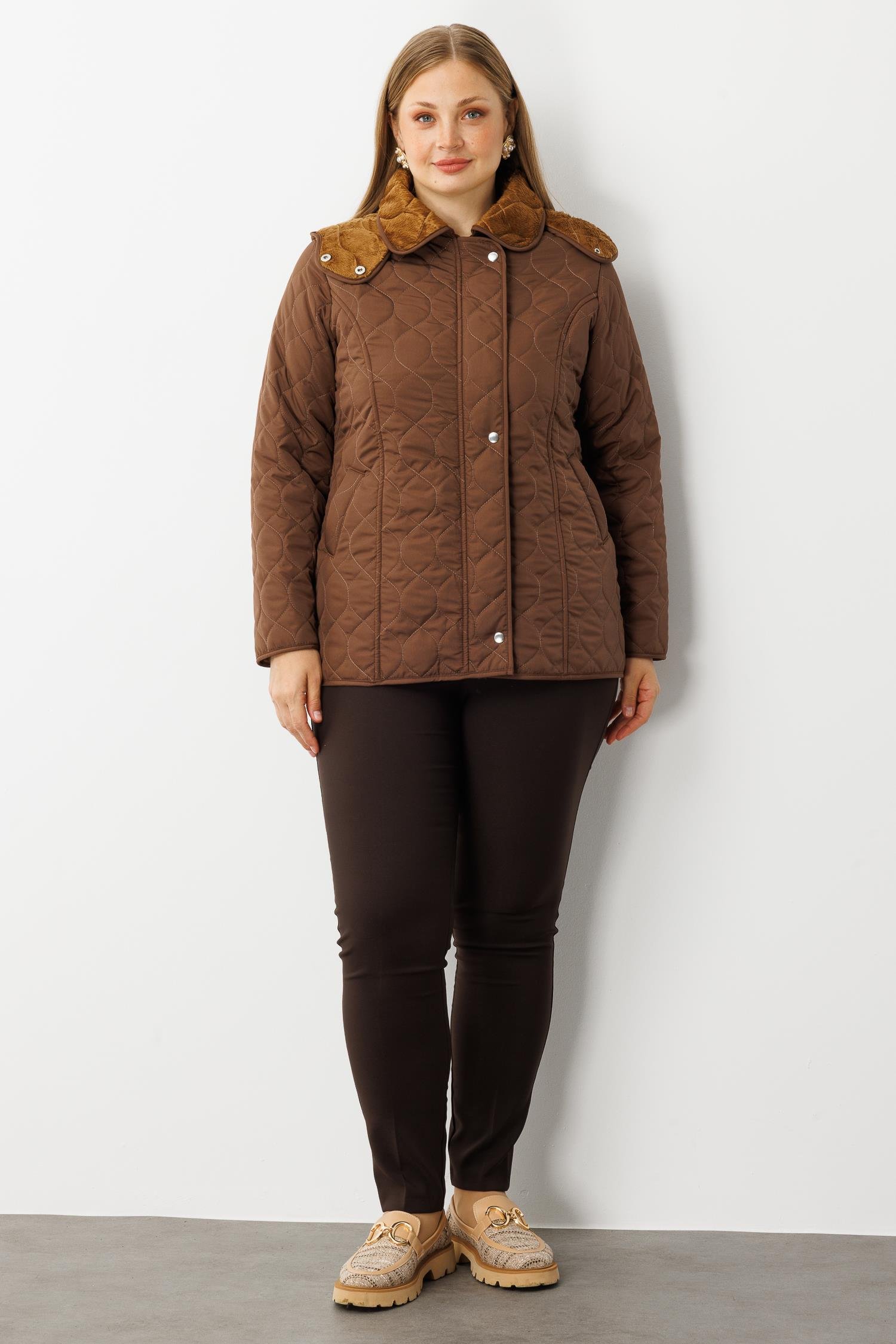 Modailgi  Çıtçıtlı Fermuarlı Soğan Desenli Kapüşonlu Kısa Kapitone Kaban Kahve