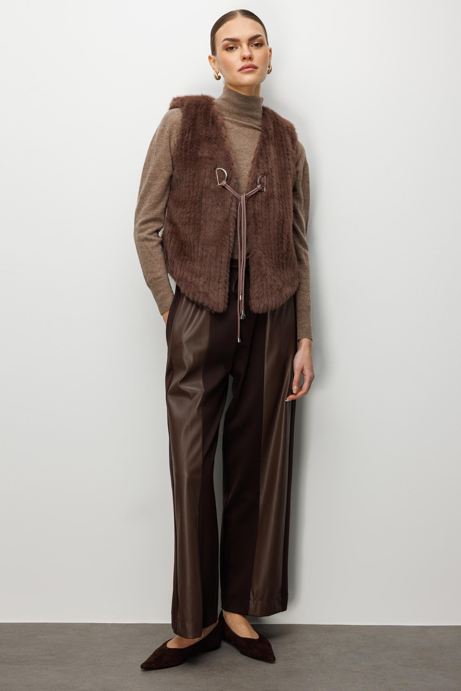 Modailgi  Çizgili Kısa Peluş Yelek Kahve