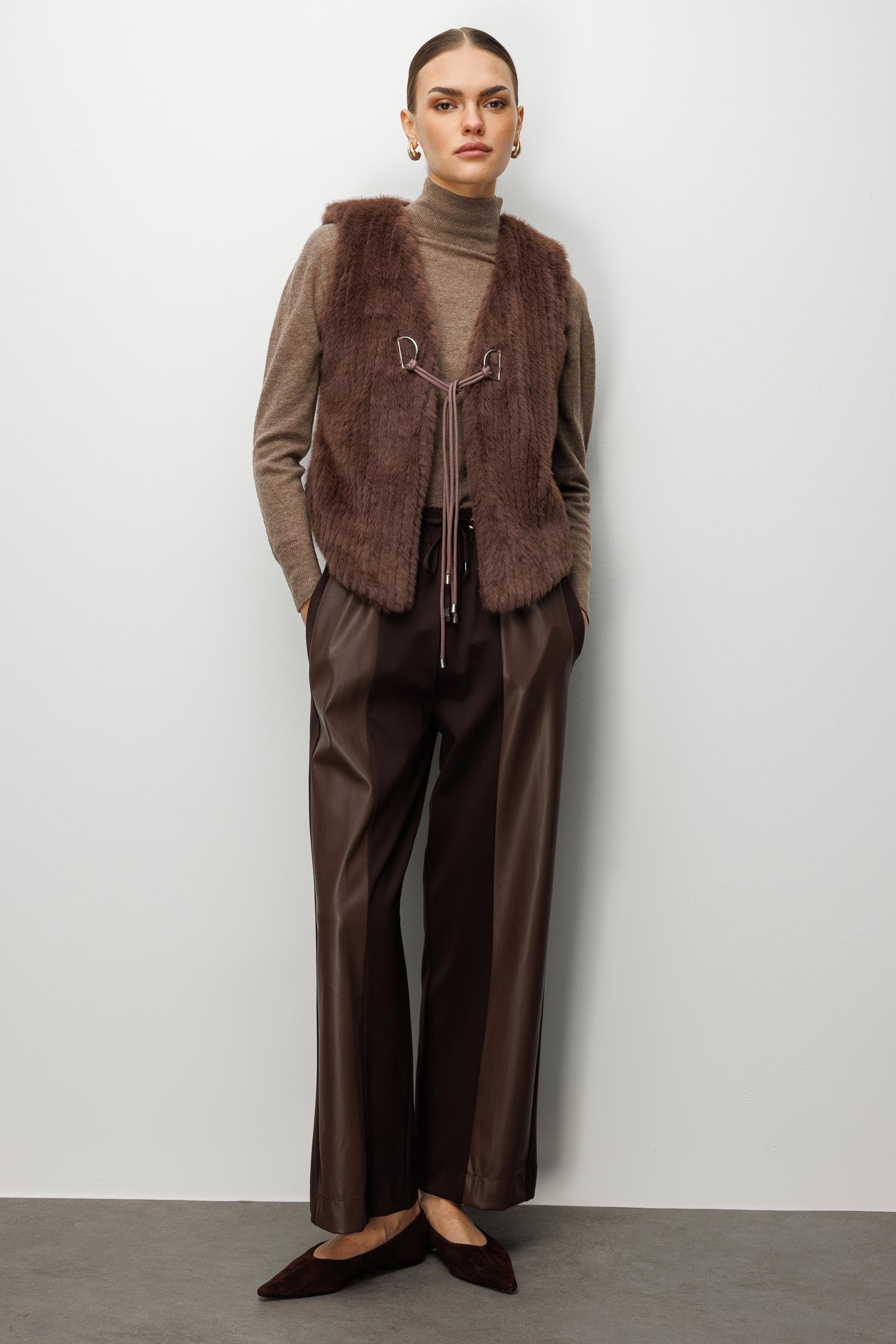 Modailgi  Çizgili Kısa Peluş Yelek Kahve