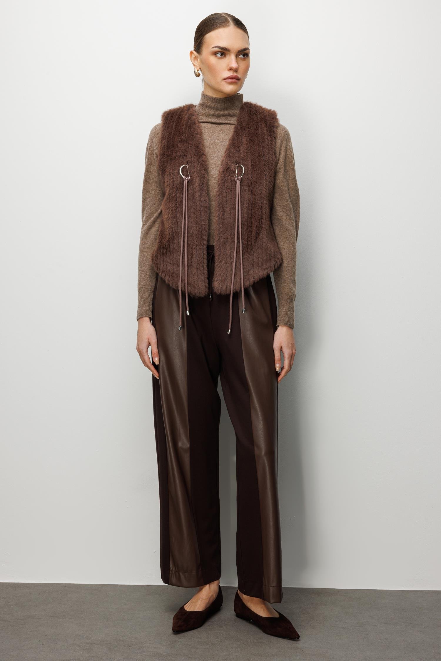 Modailgi  Çizgili Kısa Peluş Yelek Kahve