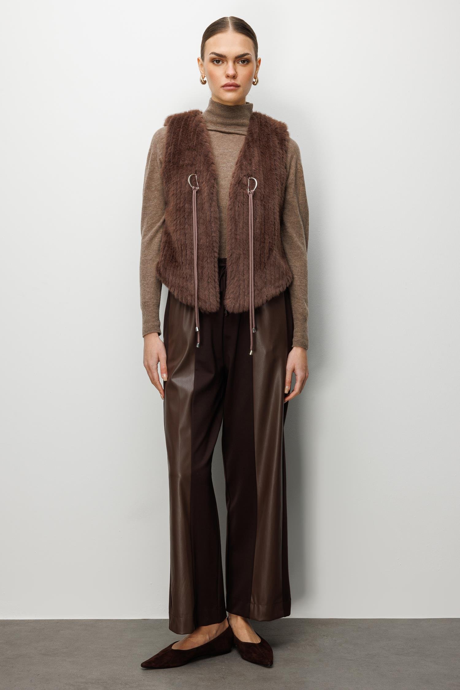 Modailgi  Çizgili Kısa Peluş Yelek Kahve