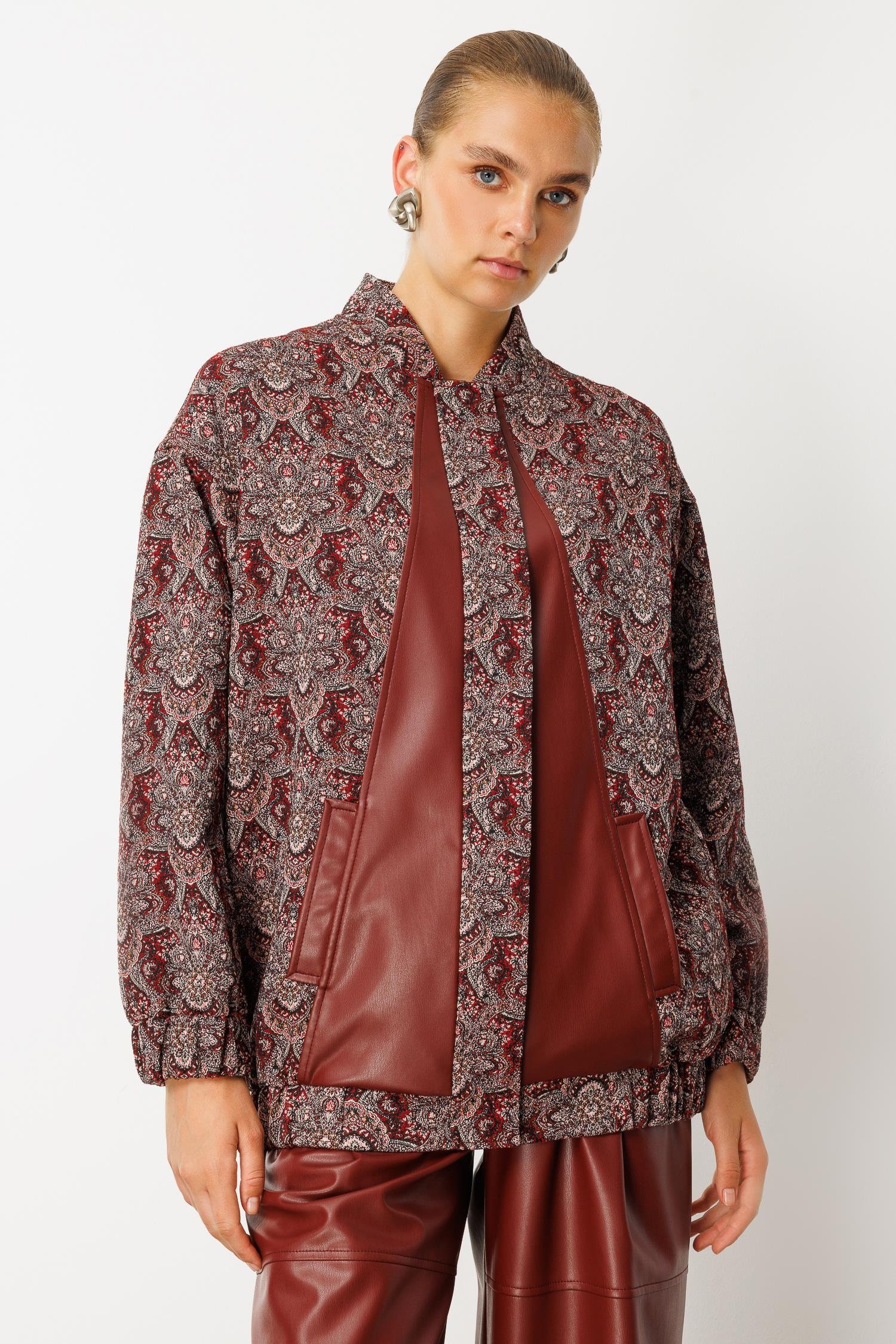 Modailgi  Deri Garni Detaylı Oversize Astarlı Jakar Kumaştan Bomber Ceket Bordo
