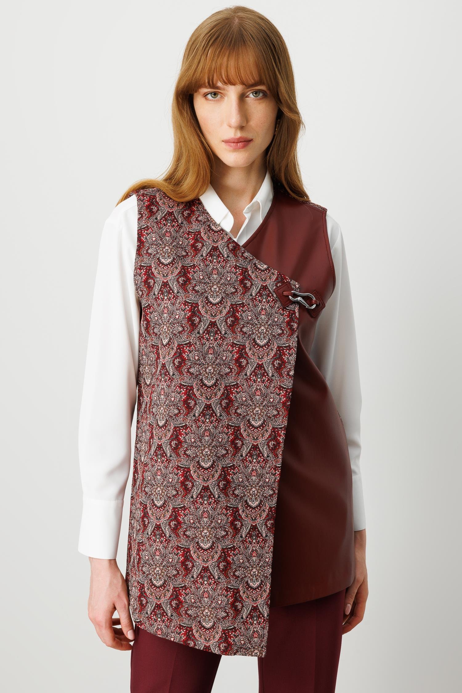 Modailgi  Deri Kumaş Garnili Klapa Kapamalı Asimetrik Jakar Yelek Bordo