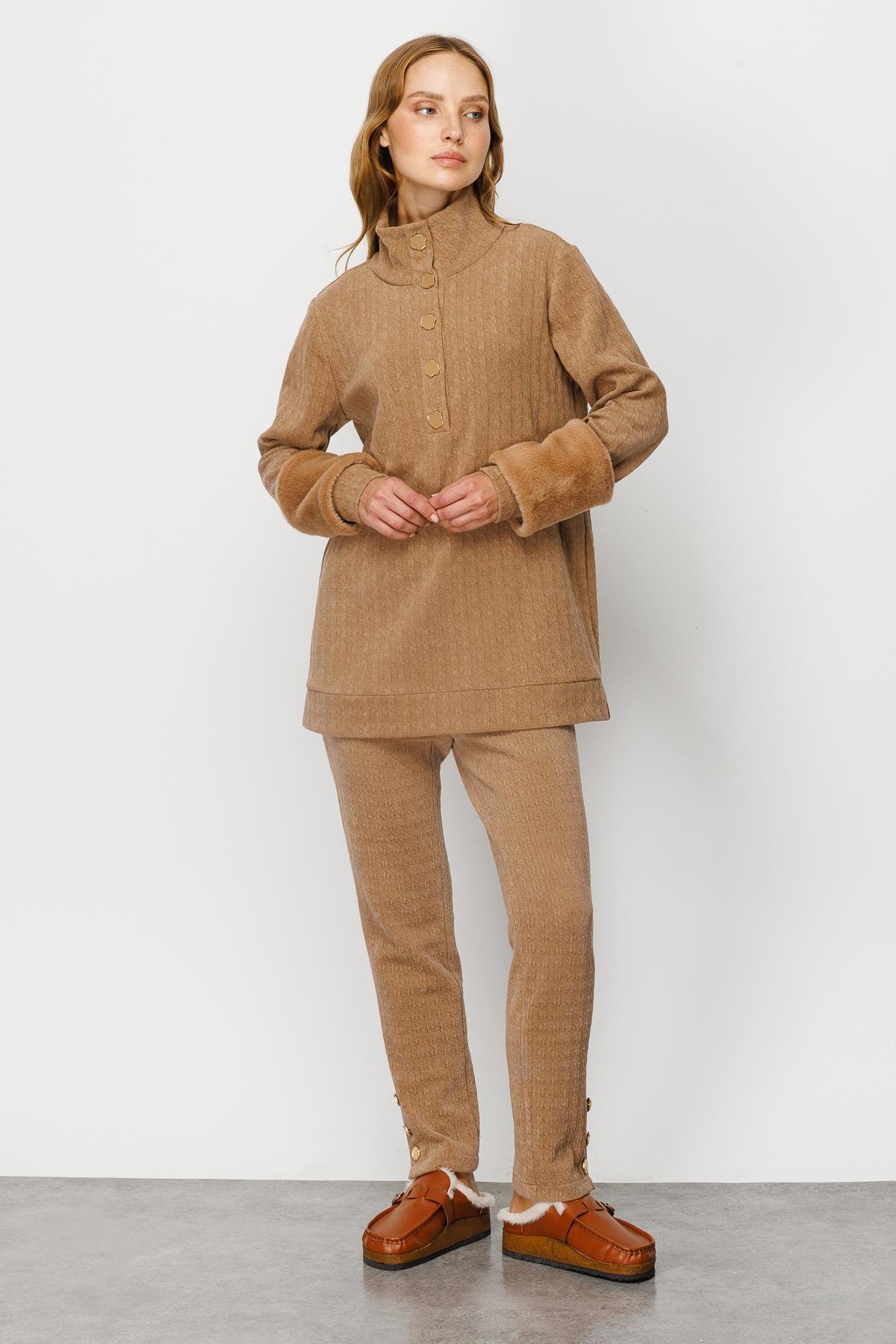 Modailgi  Dik Yaka Kolu Peluş Detaylı Tunik Camel