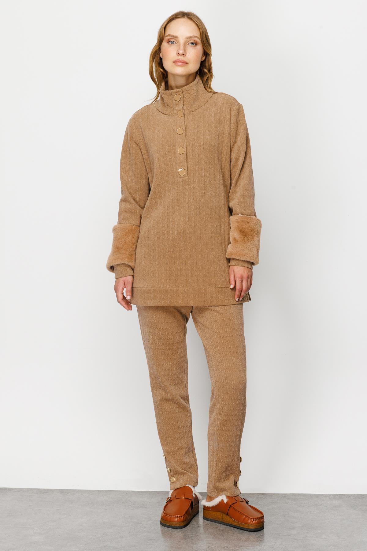 Modailgi  Dik Yaka Kolu Peluş Detaylı Tunik Camel