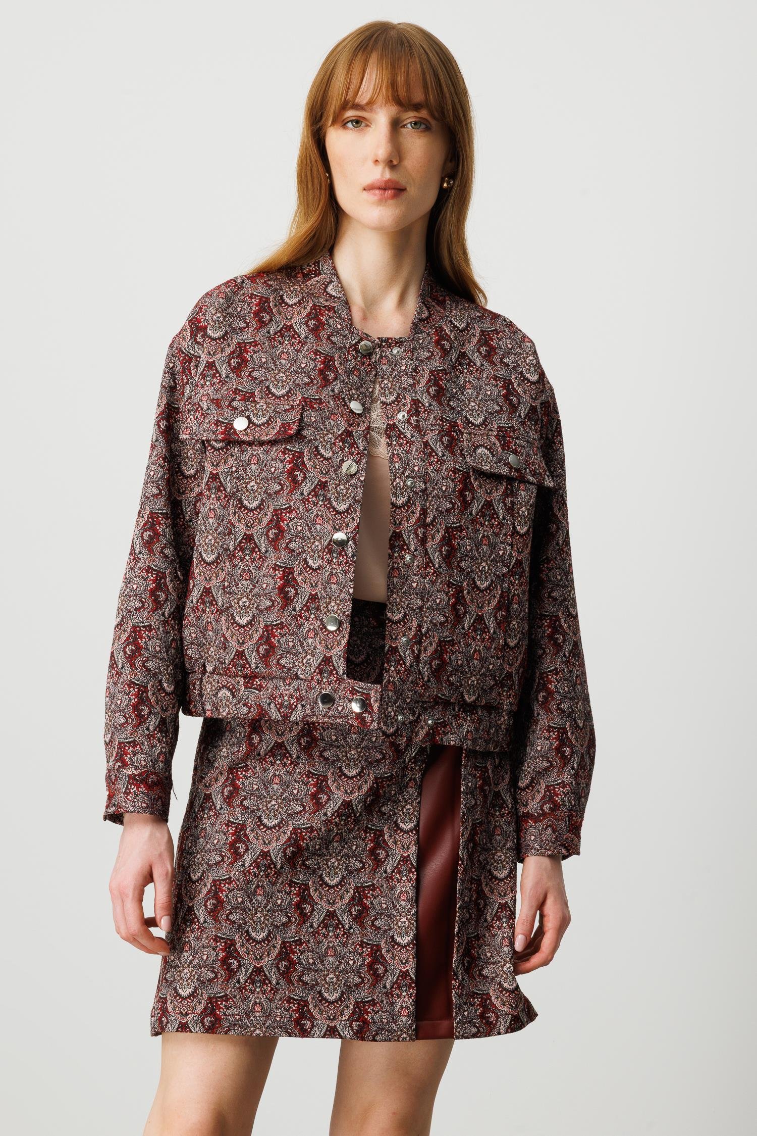 Modailgi  Düşük Kol Robalı Cepli Astarlı Kısa Oversize Bomber Jakar Ceket Bordo