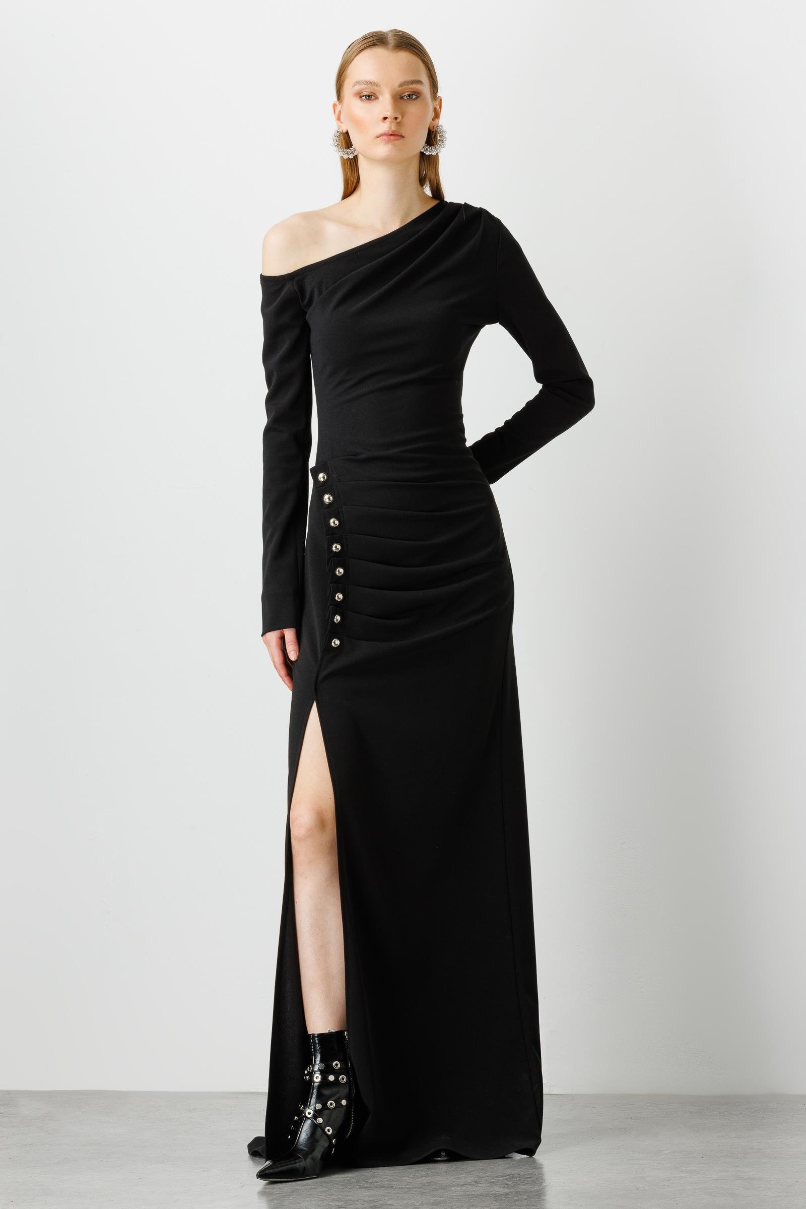 Modailgi  Düşük Kollu Yırtmaçlı Uzun Elbise Siyah