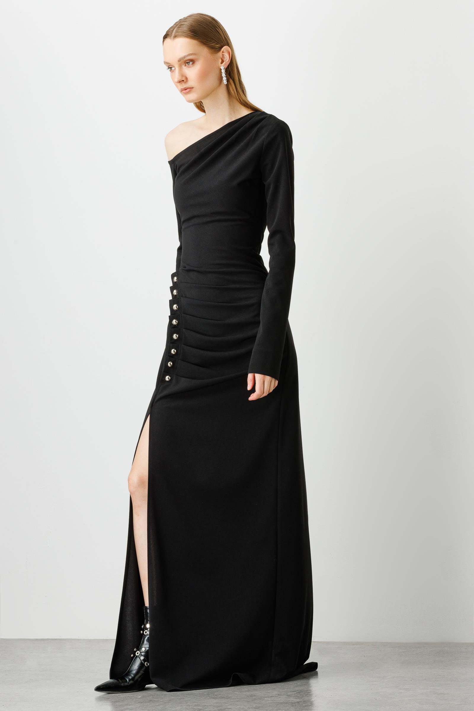 Modailgi  Düşük Kollu Yırtmaçlı Uzun Elbise Siyah