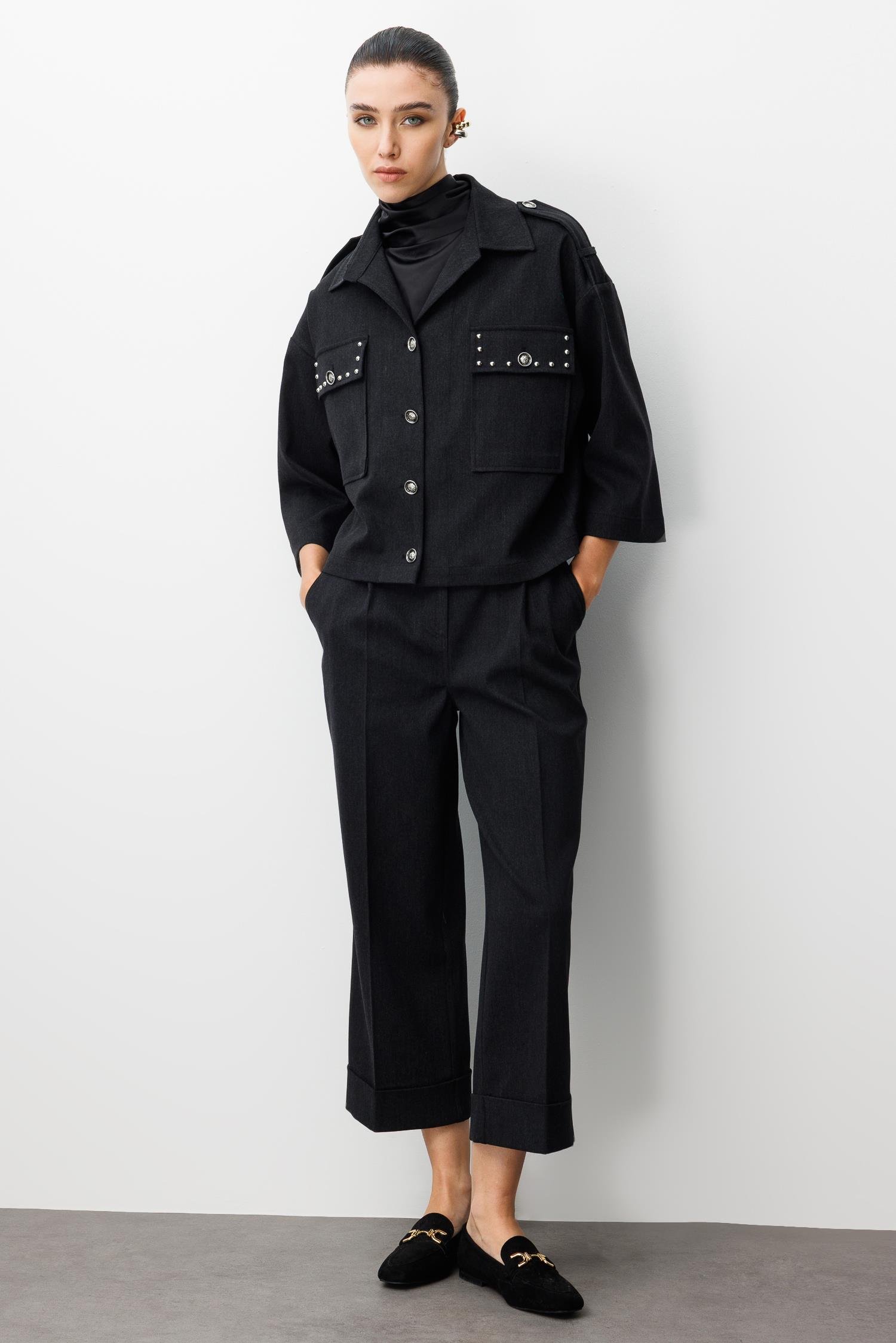 Modailgi  Düşük Omuz Apoletli Cepleri Trok Detaylı Kısa Oversize Ceket - 45013 Siyah