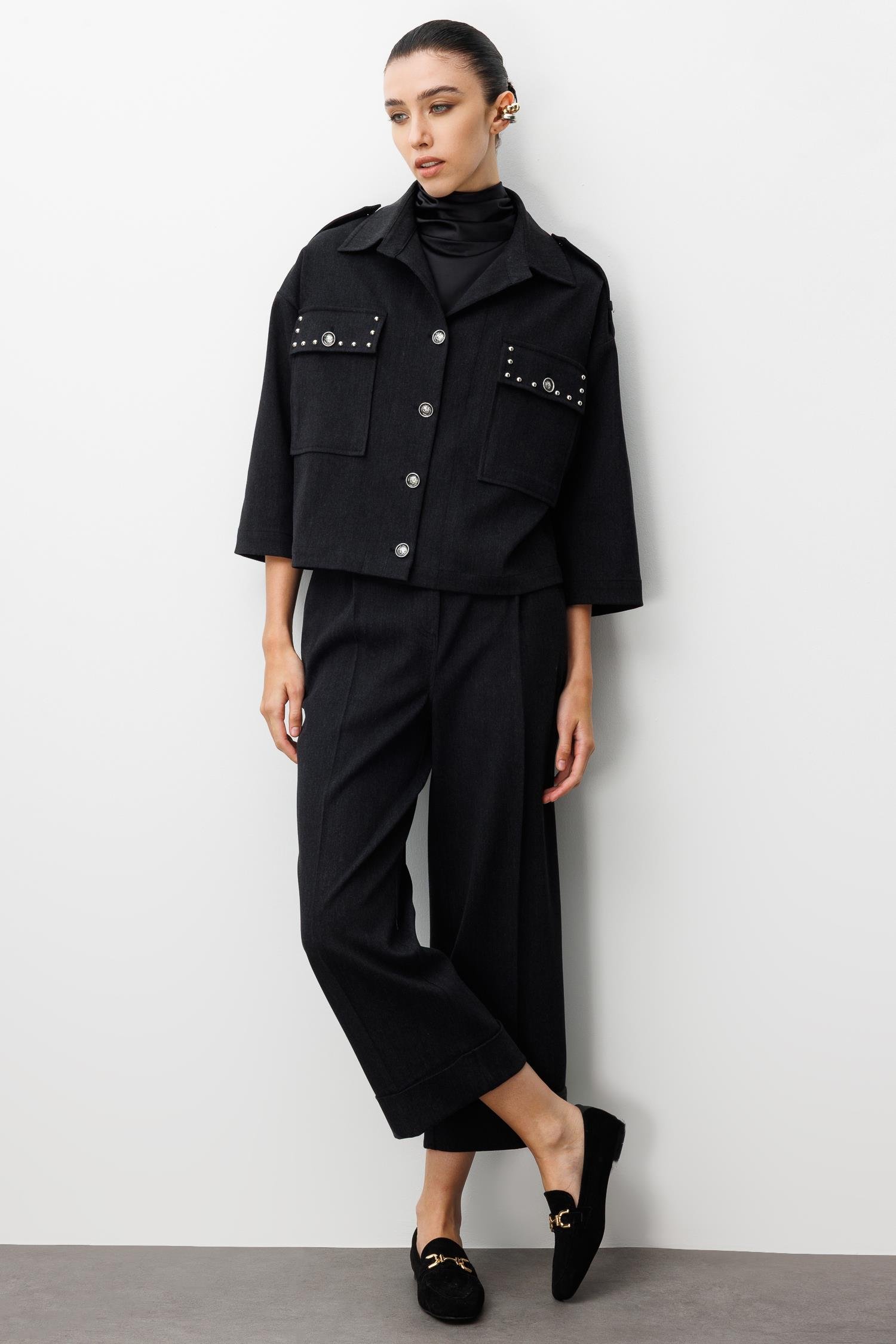 Modailgi  Düşük Omuz Apoletli Cepleri Trok Detaylı Kısa Oversize Ceket - 45013 Siyah