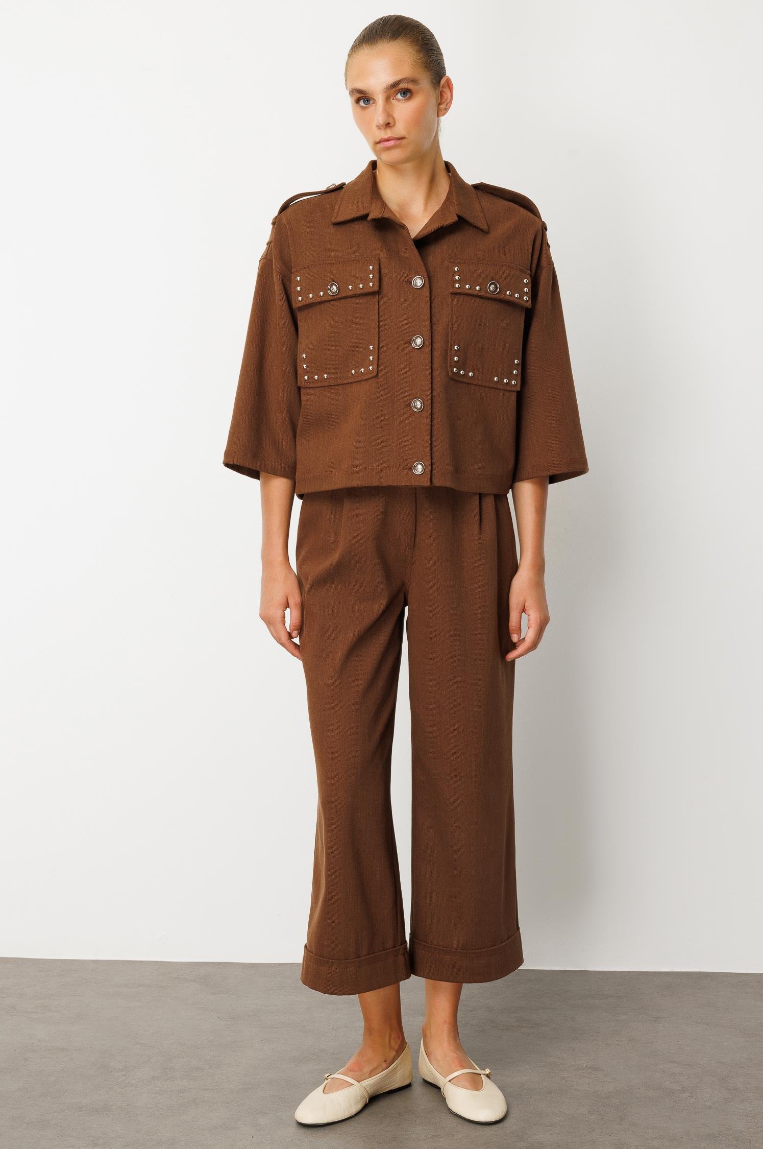 Modailgi  Düşük Omuz Apoletli Cepleri Trok Detaylı Kısa Oversize Ceket - 45013 Kahve