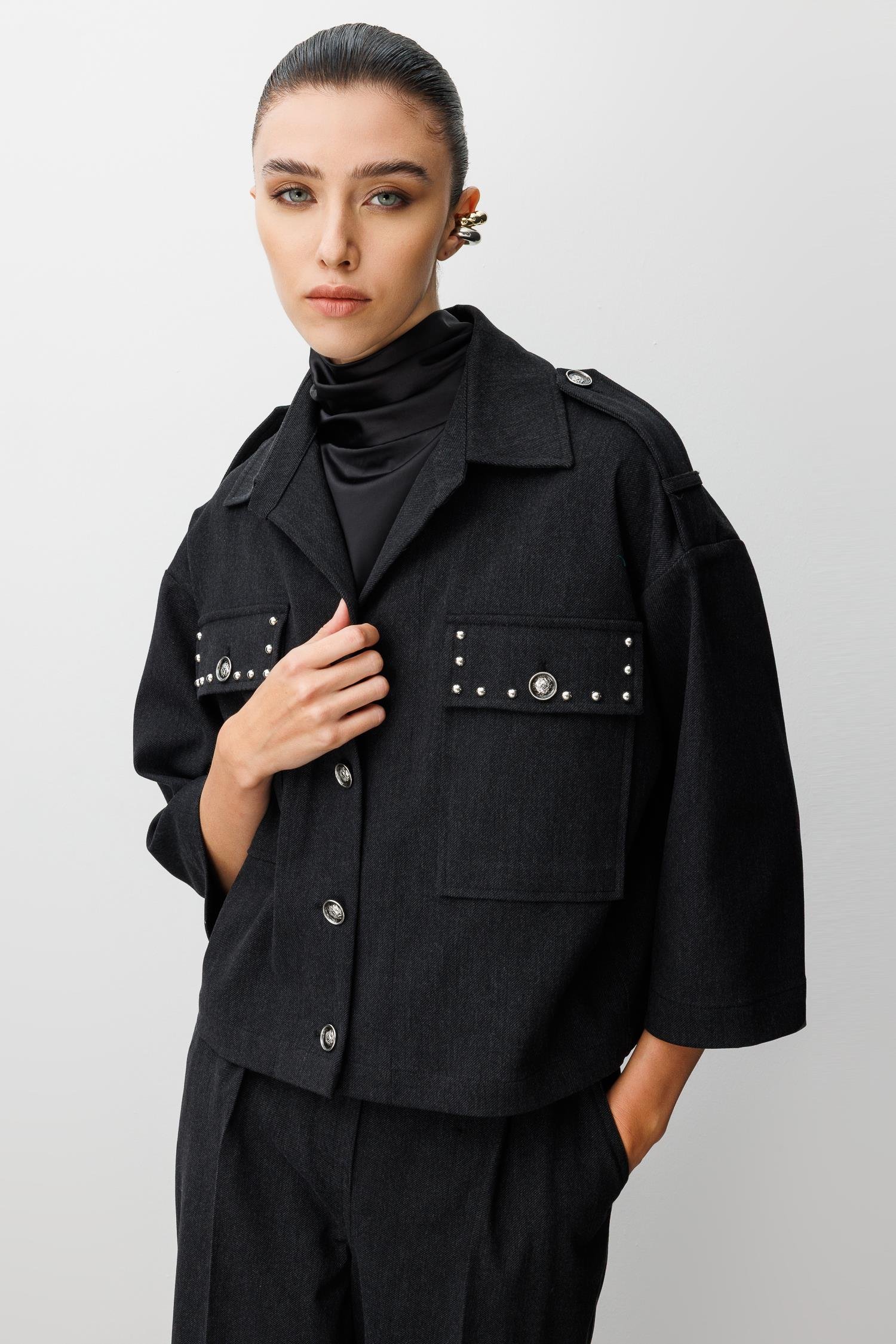 Modailgi  Düşük Omuz Apoletli Cepleri Trok Detaylı Kısa Oversize Ceket - 45013 Siyah