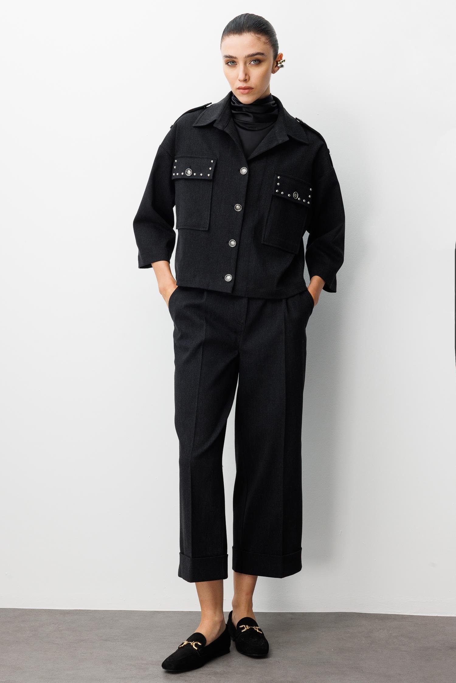 Modailgi  Düşük Omuz Apoletli Cepleri Trok Detaylı Kısa Oversize Ceket - 45013 Siyah