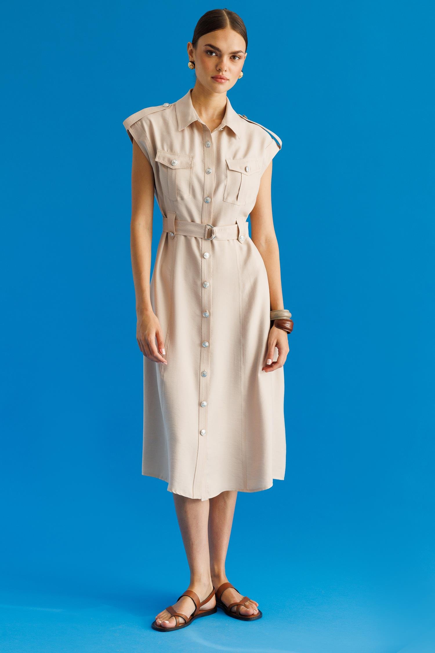 Modailgi  Düşük Omuzlu Apolet ve Kuşak Detaylı Düğme Kapamalı Midi Boy Elbise Bej