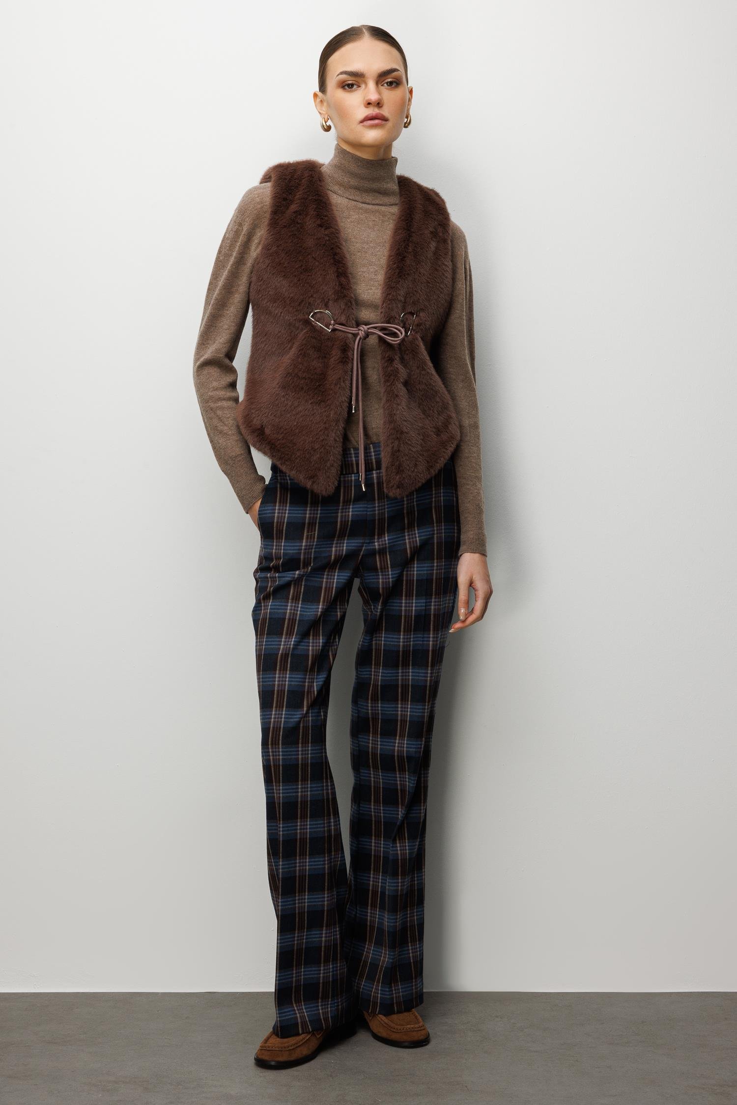 Modailgi  Düz Kısa Peluş Yelek Kahve