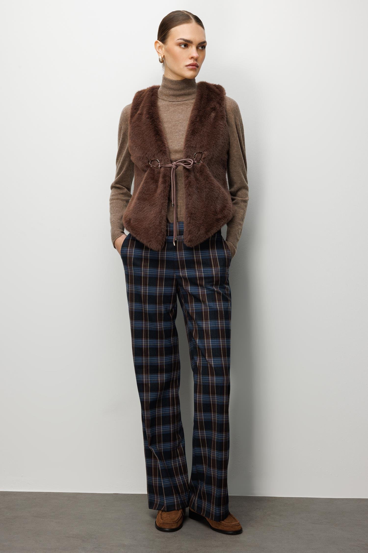 Modailgi  Düz Kısa Peluş Yelek Kahve