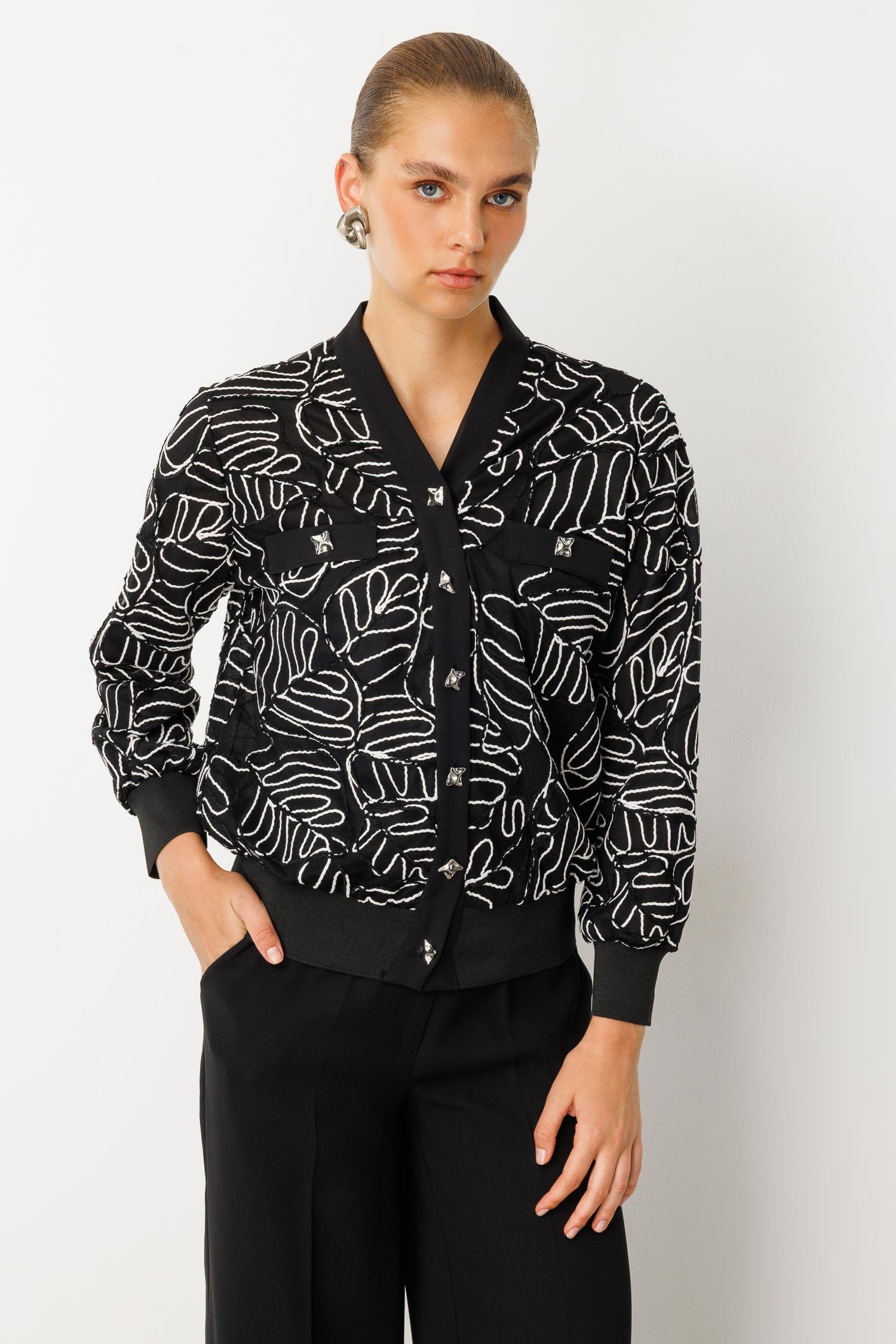 Modailgi  Düz Kumaş Garni Detaylı Fermuar Kapamalı Torba Cepli Kordone Ceket Siyah