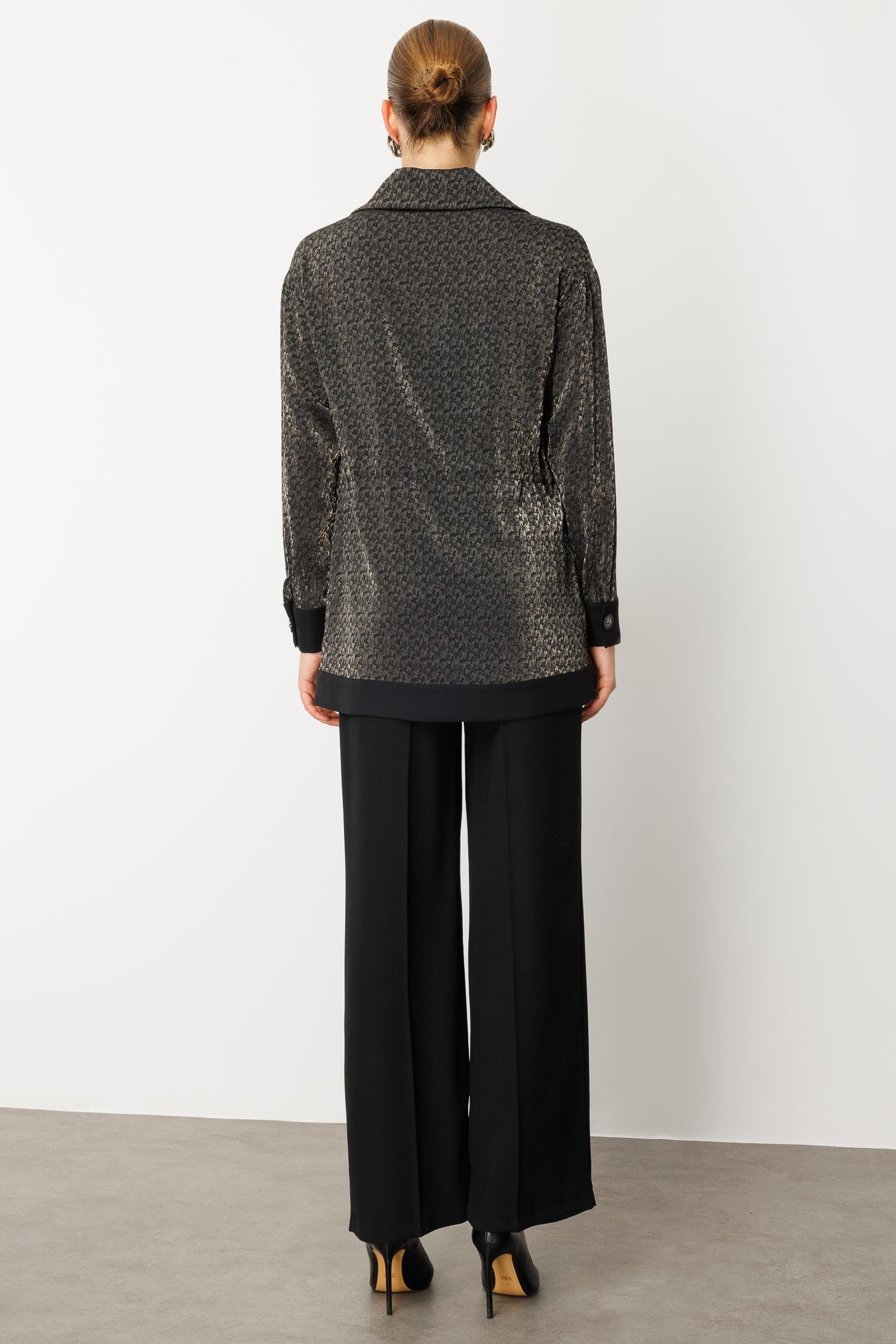 Modailgi  Düz Kumaş Garni Detaylı Fermuar Kapamalı Trok Çakma Detaylı Ara Boy Tunik - 40044 Siyah