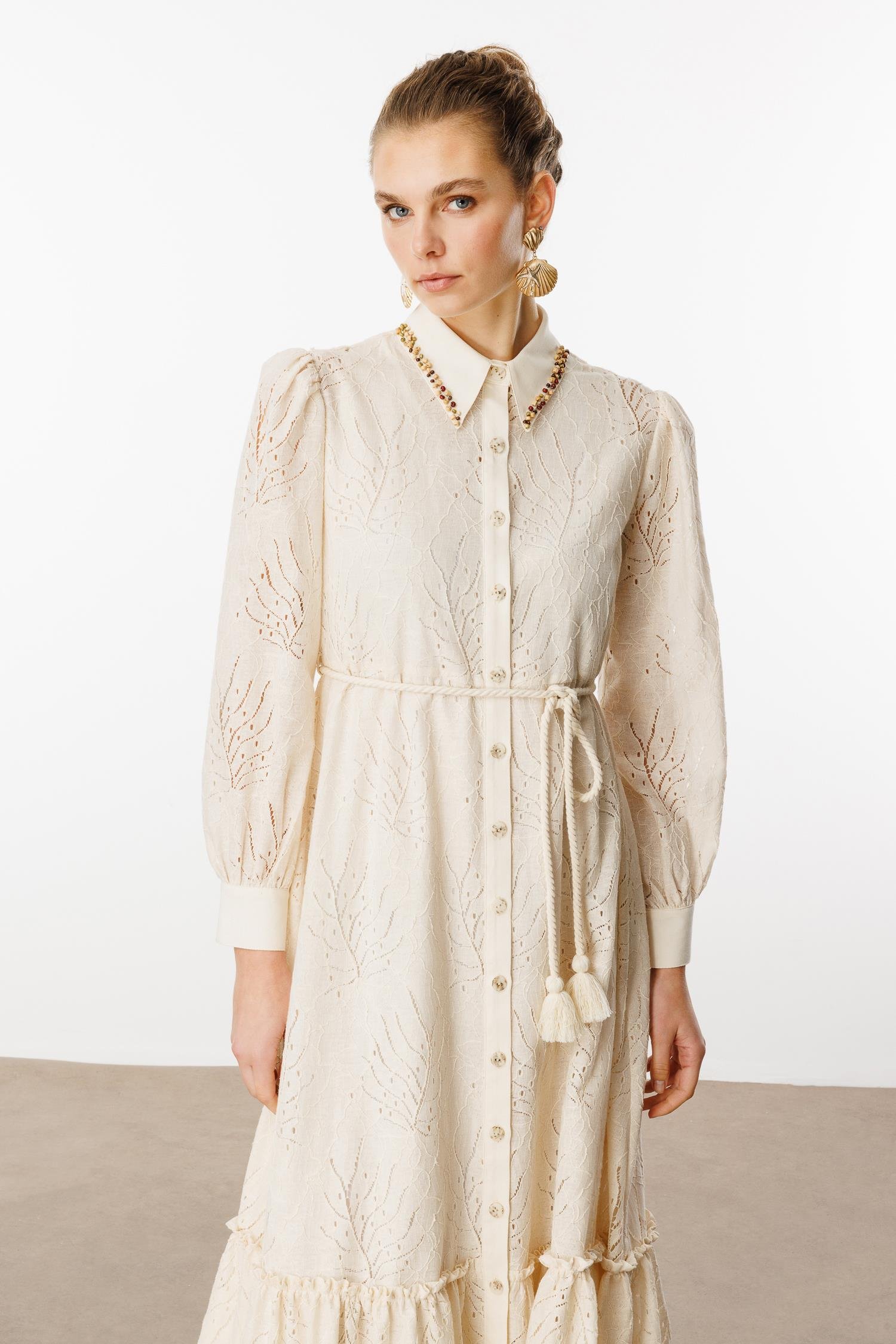 Modailgi  Düz Kumaş Garni Detaylı İşlemeli İçlik Kapamalı Uzun Dantel Elbise Taş