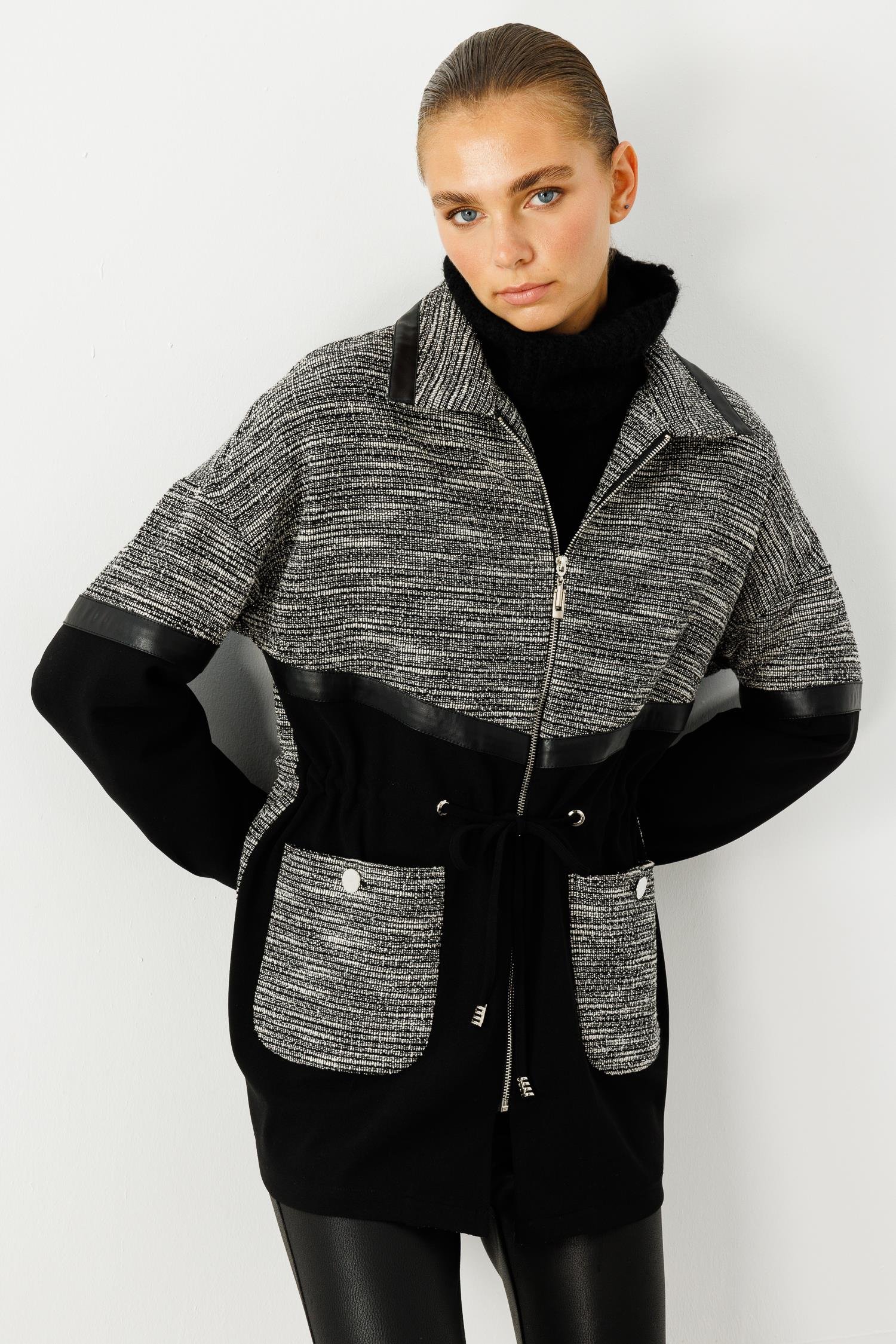 Modailgi  Düz ve Deri Kumaş Garnili Dik Yakalı Tunik Siyah