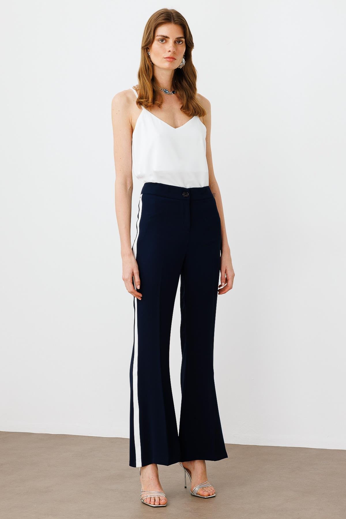 Modailgi  Enkürüsteli Bol Paça Pantolon - 7016 Lacivert