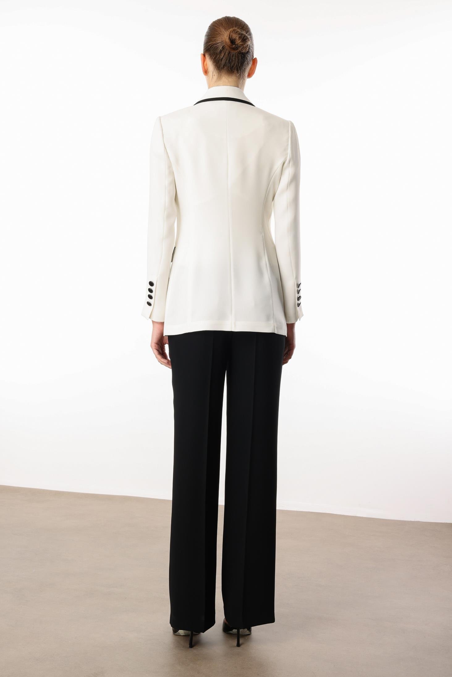 Modailgi  Enküstre Bant Detaylı Gül Broş Aksesuarlı Yelek Ceket - 40074 Ekru