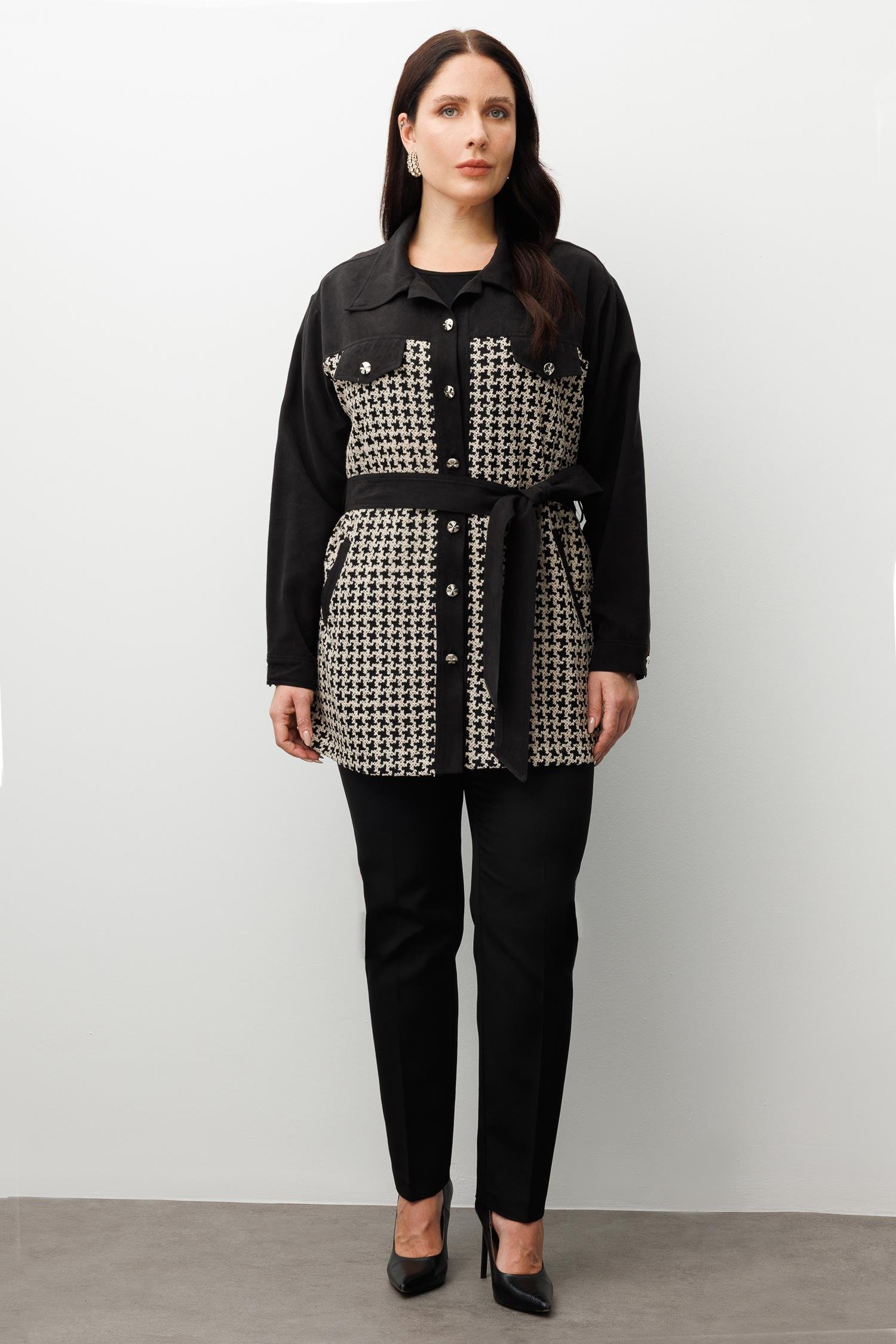 Modailgi  Erkek Yaka Nakışlı Kazayağı Desen Beli Kuşaklı Tunik Siyah