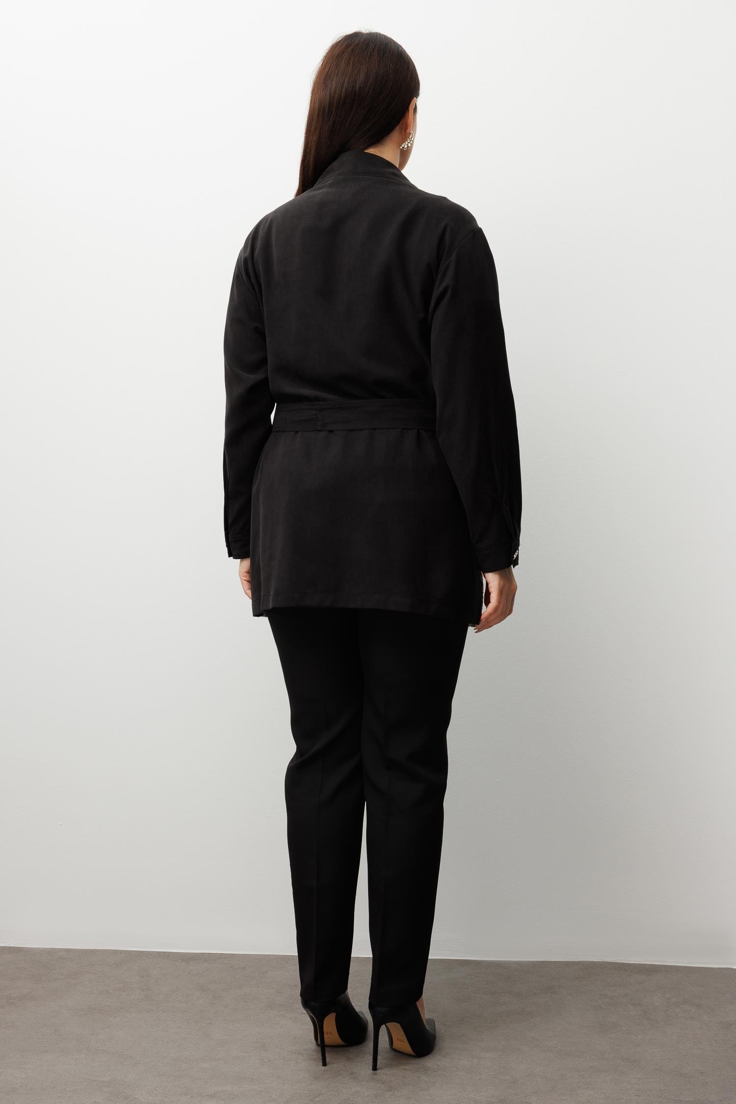 Modailgi  Erkek Yaka Nakışlı Kazayağı Desen Beli Kuşaklı Tunik Siyah