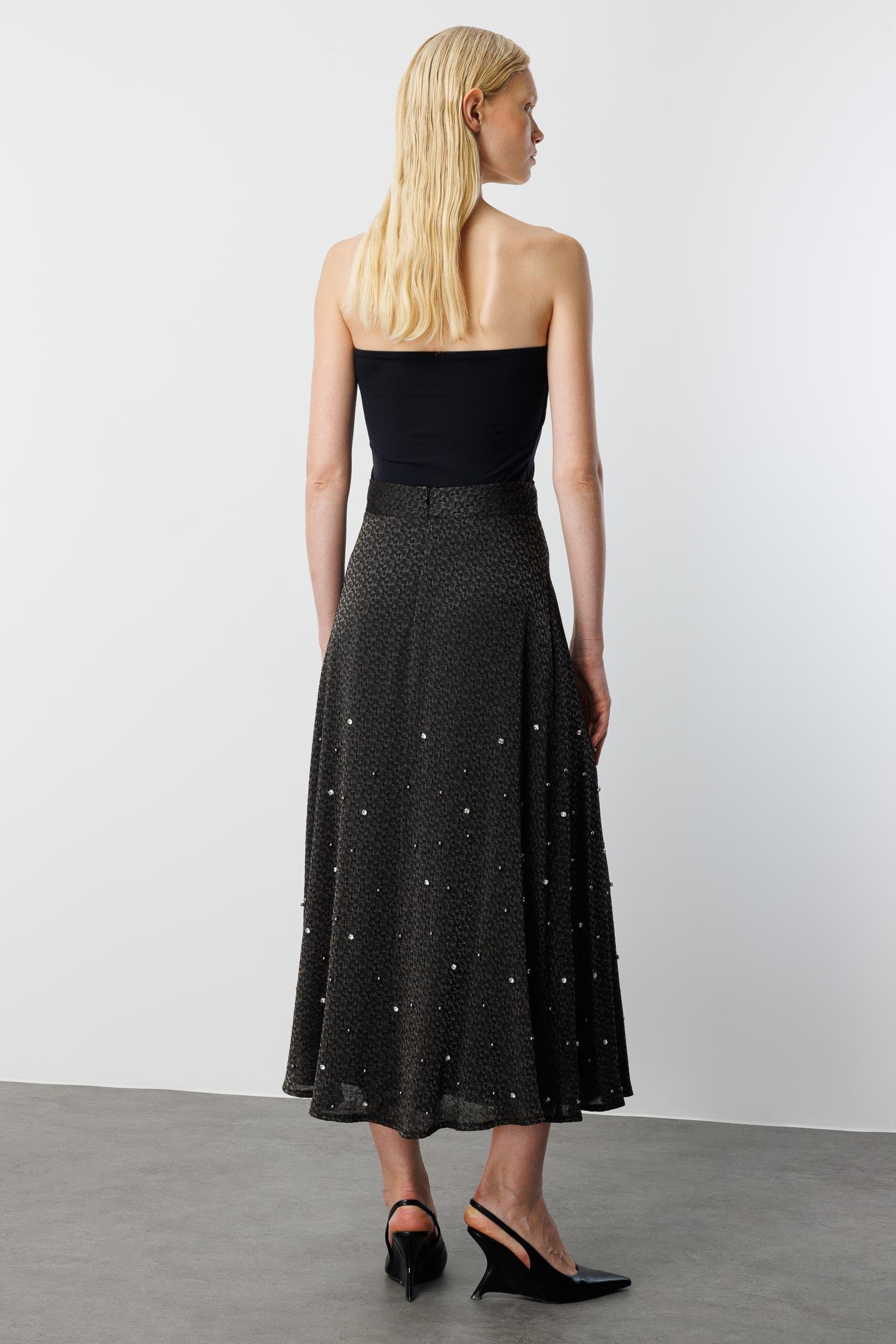 Modailgi  Eteği Taş Ve İnci İşlemeli Uzun Kloş Etek - 15038 Siyah