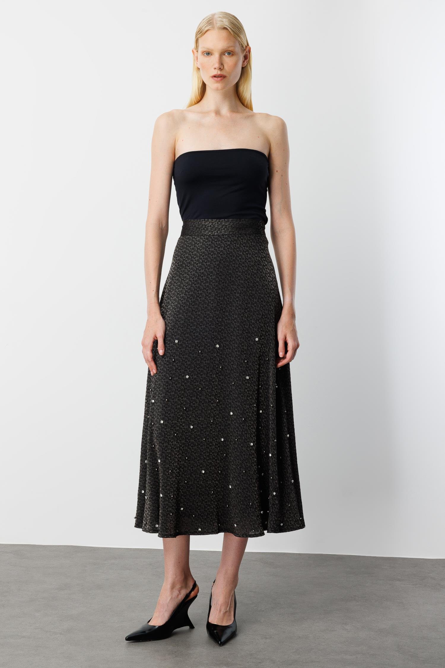 Modailgi  Eteği Taş Ve İnci İşlemeli Uzun Kloş Etek - 15038 Siyah